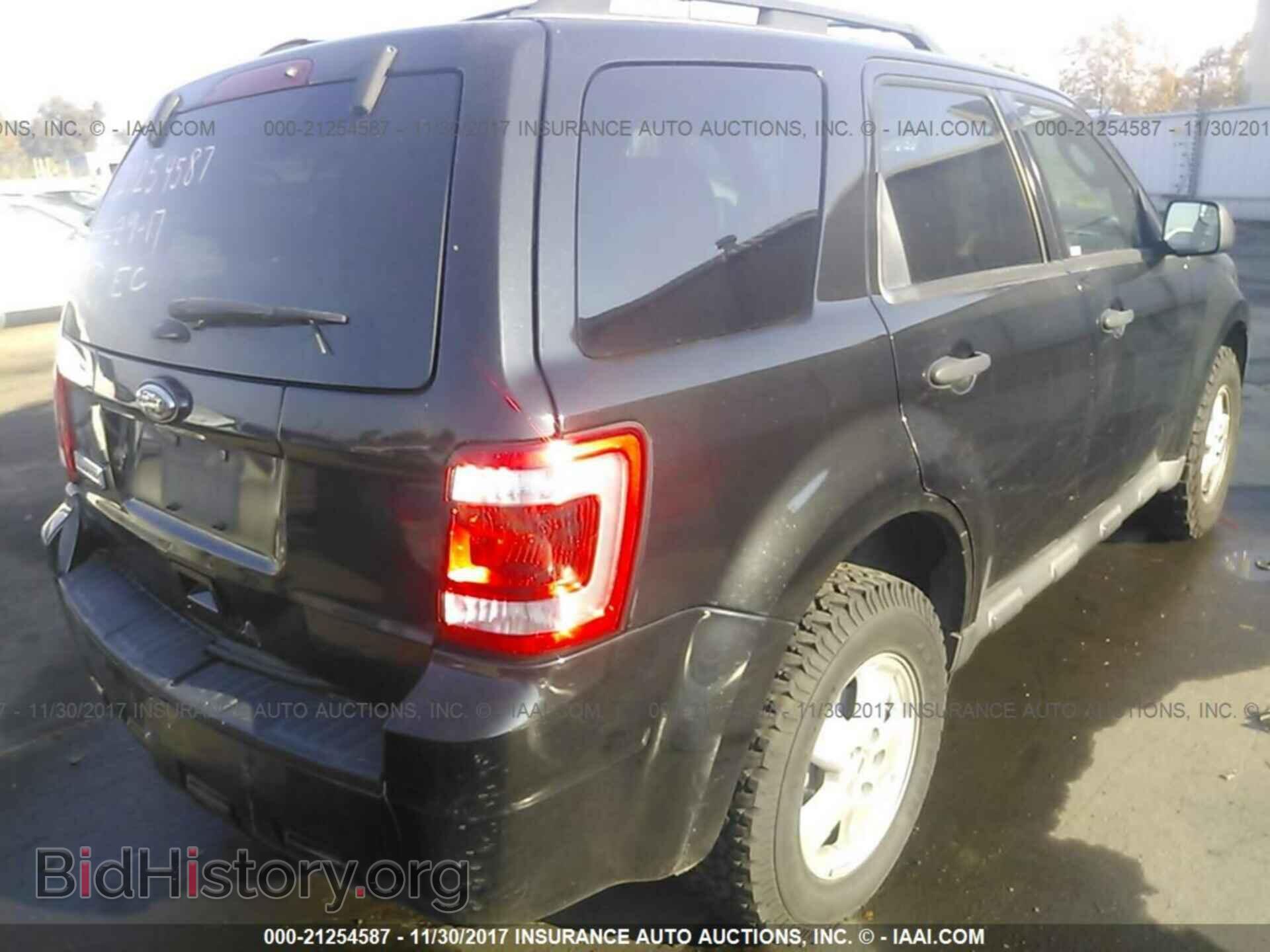 2011 Ford Escape - VIN: 1FMCU9D73BKB36896 - Photo 4