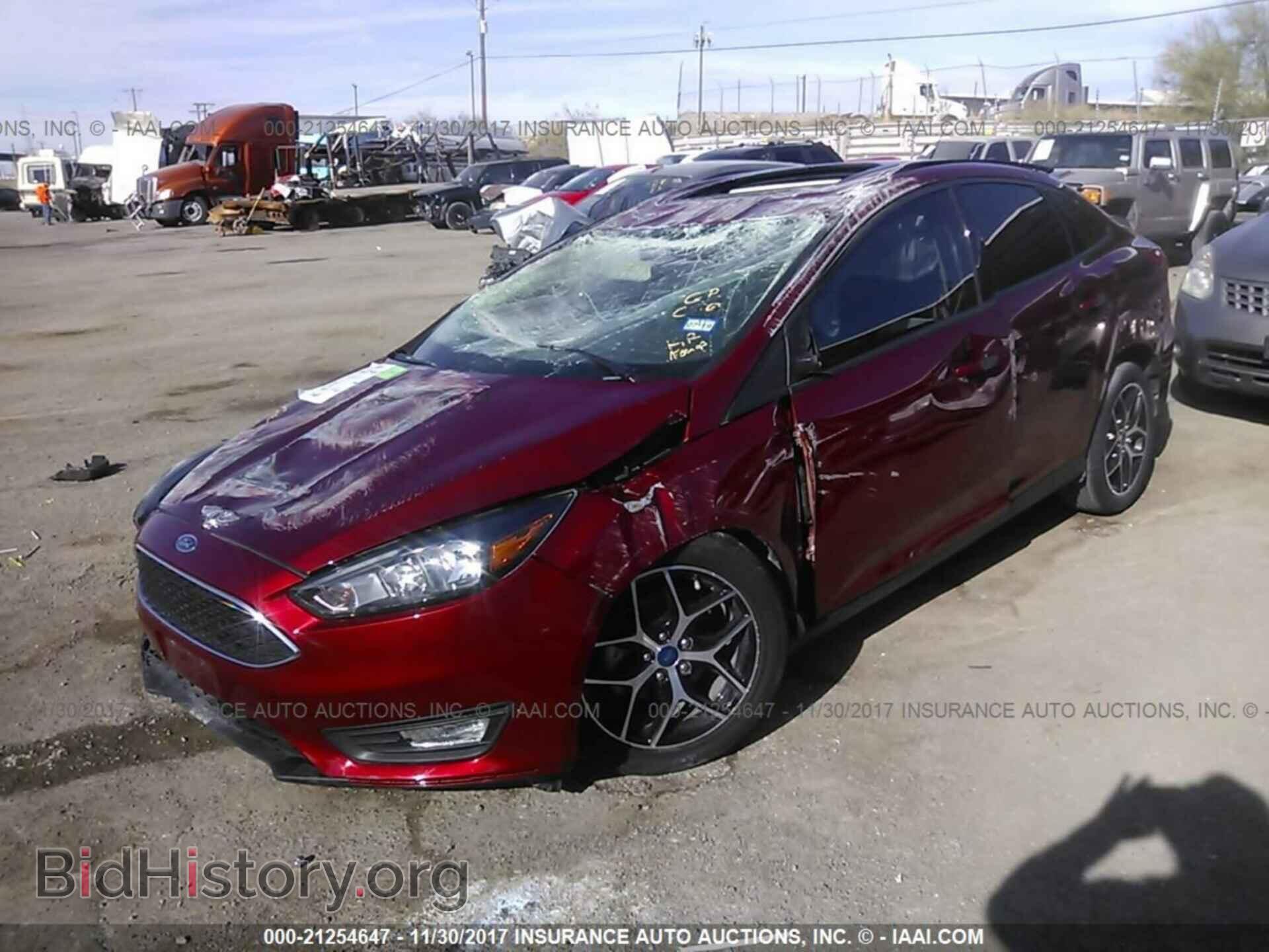 2017 Ford Focus - VIN: 1FADP3H20HL244560 - Photo 2