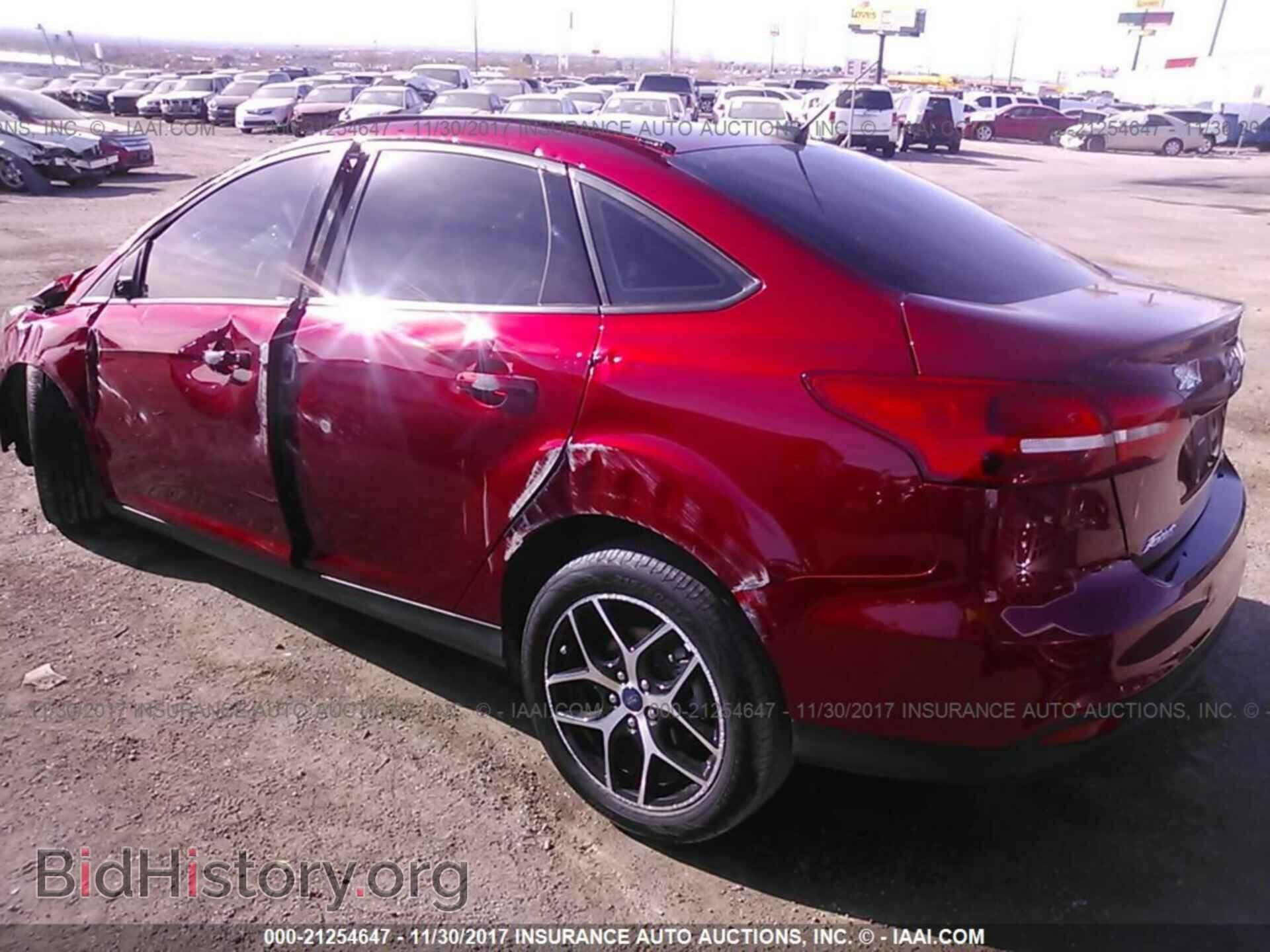 2017 Ford Focus - VIN: 1FADP3H20HL244560 - Photo 3