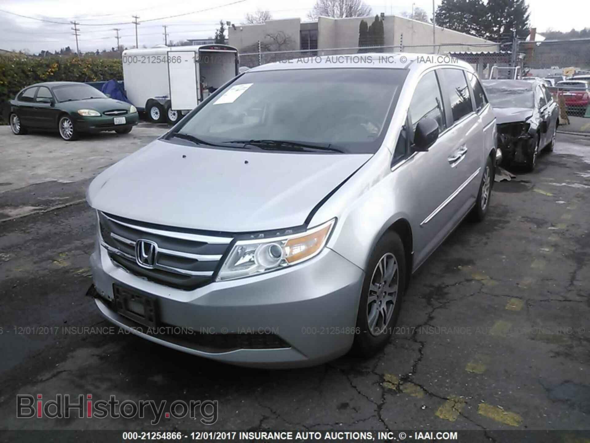 2012 Honda Odyssey - VIN: 5FNRL5H62CB006554 - Фото 2