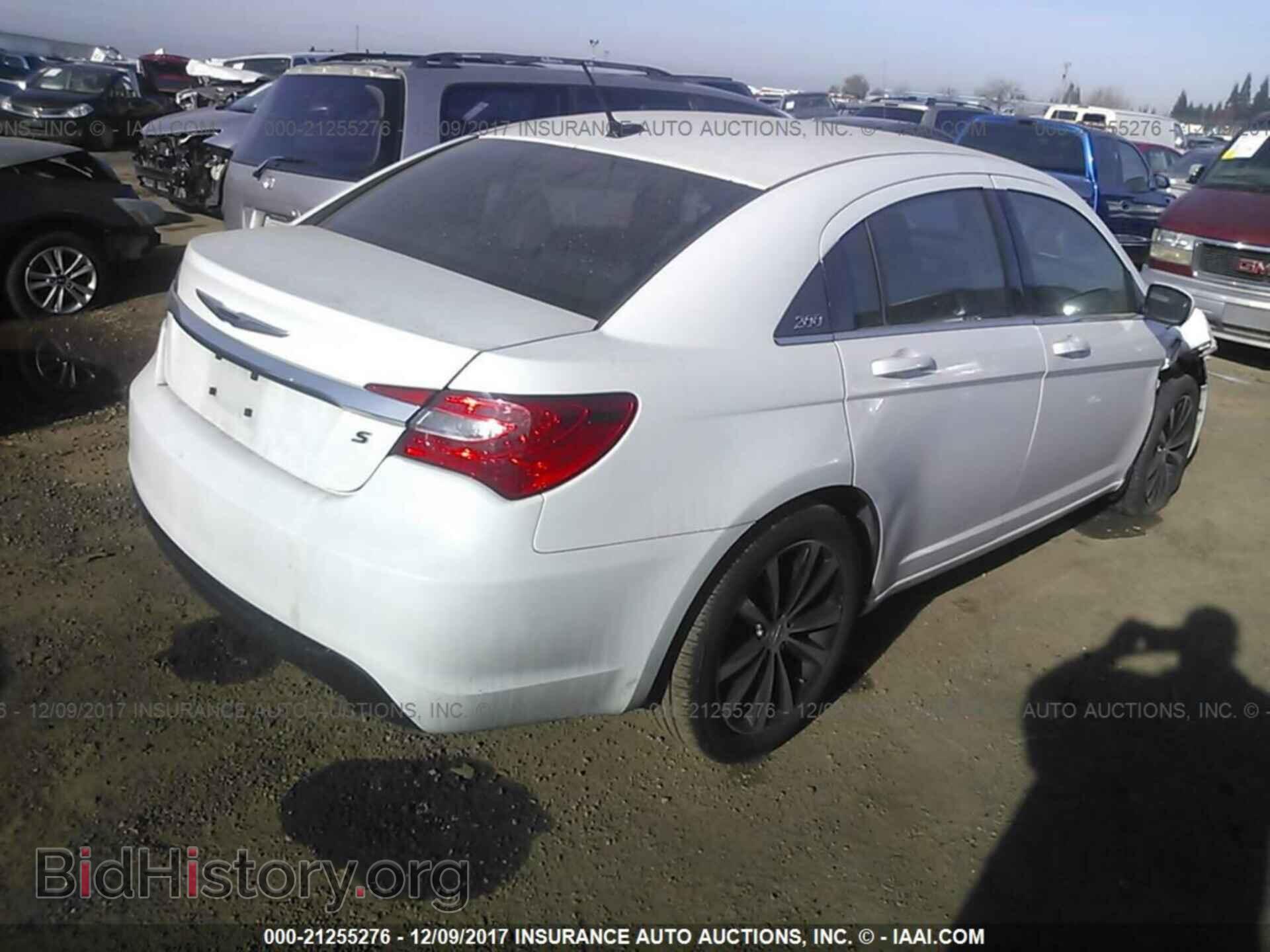 2013 Chrysler 200 - VIN: 1C3CCBBB2DN584736 - Photo 4