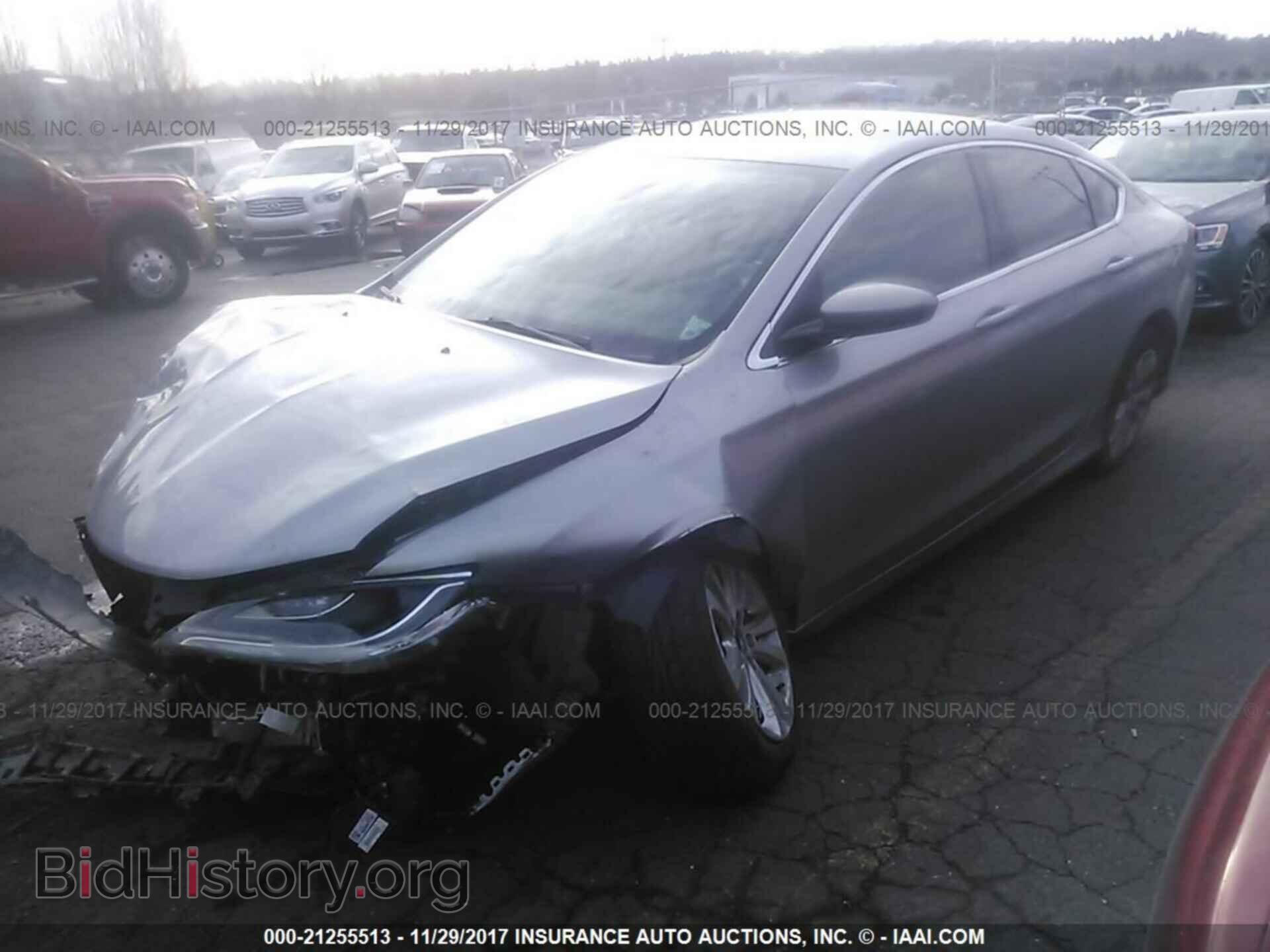2015 Chrysler 200 - VIN: 1C3CCCAB2FN636070 - Photo 2
