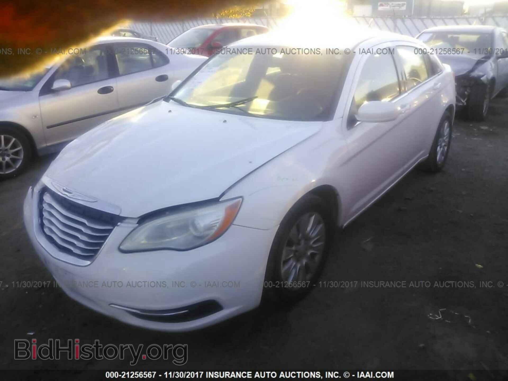 2013 Chrysler 200 - VIN: 1C3CCBAG5DN743097 - Photo 2