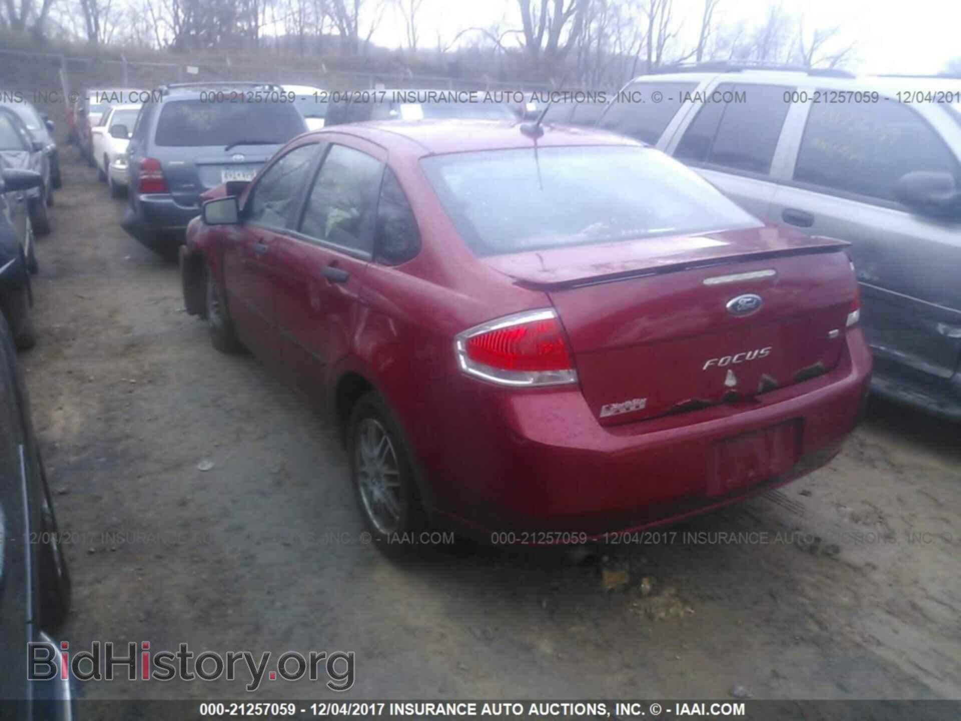 2011 Ford Focus - VIN: 1FAHP3FN5BW127111 - Фото 3