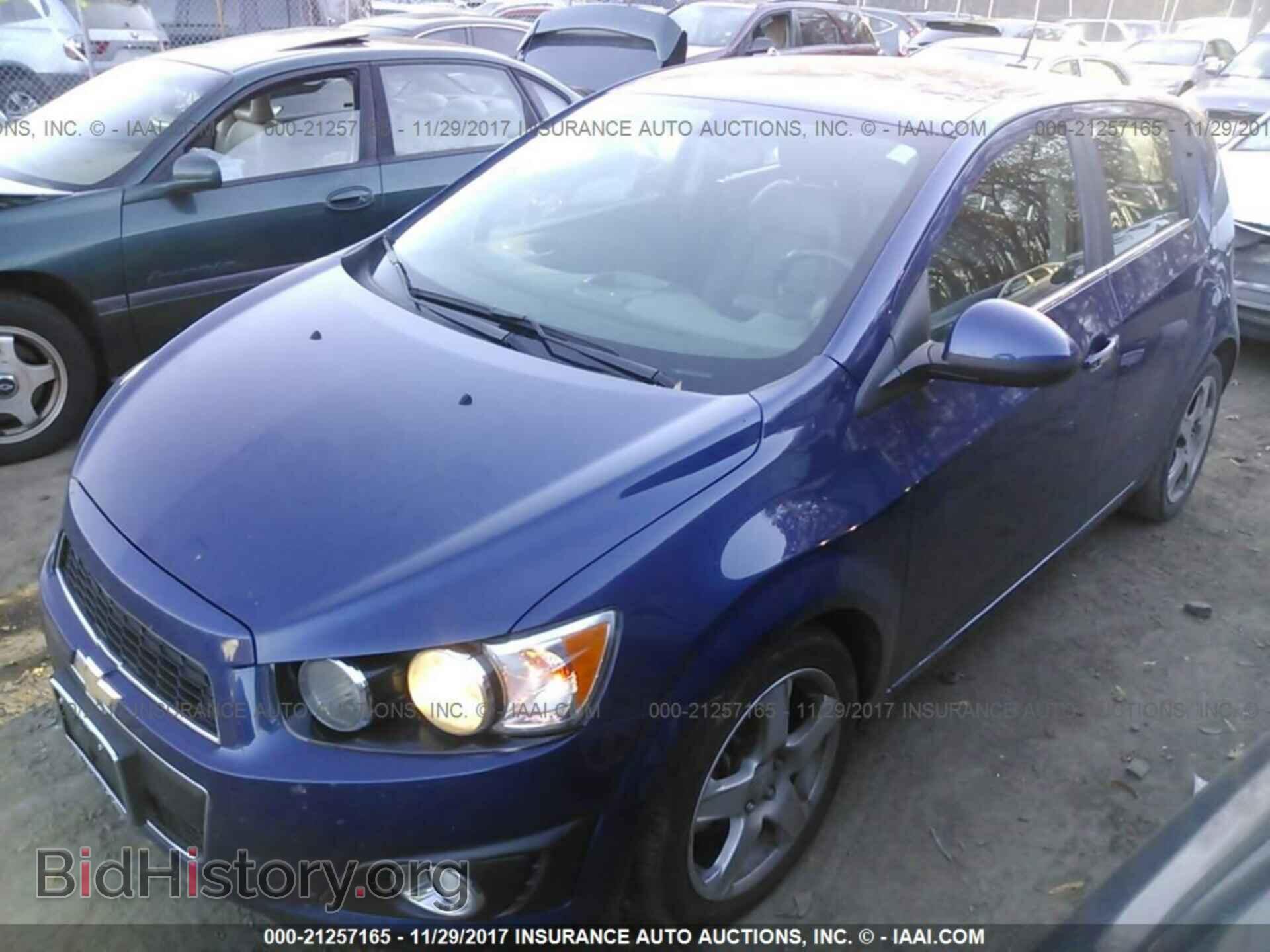 2014 Chevrolet Sonic - VIN: 1G1JE6SB4E4187601 - Фото 2
