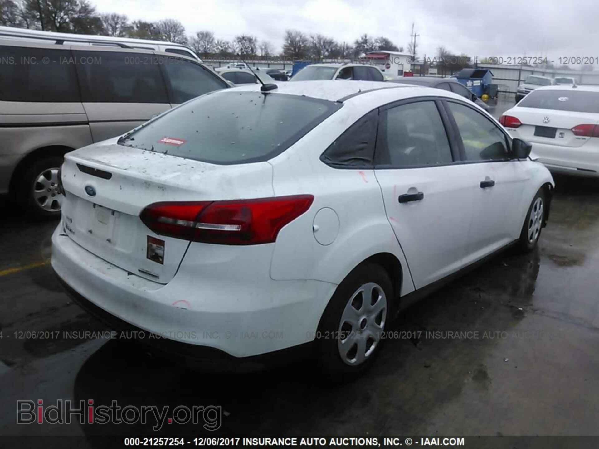 2016 Ford Focus - VIN: 1FADP3E23GL383391 - Фото 4