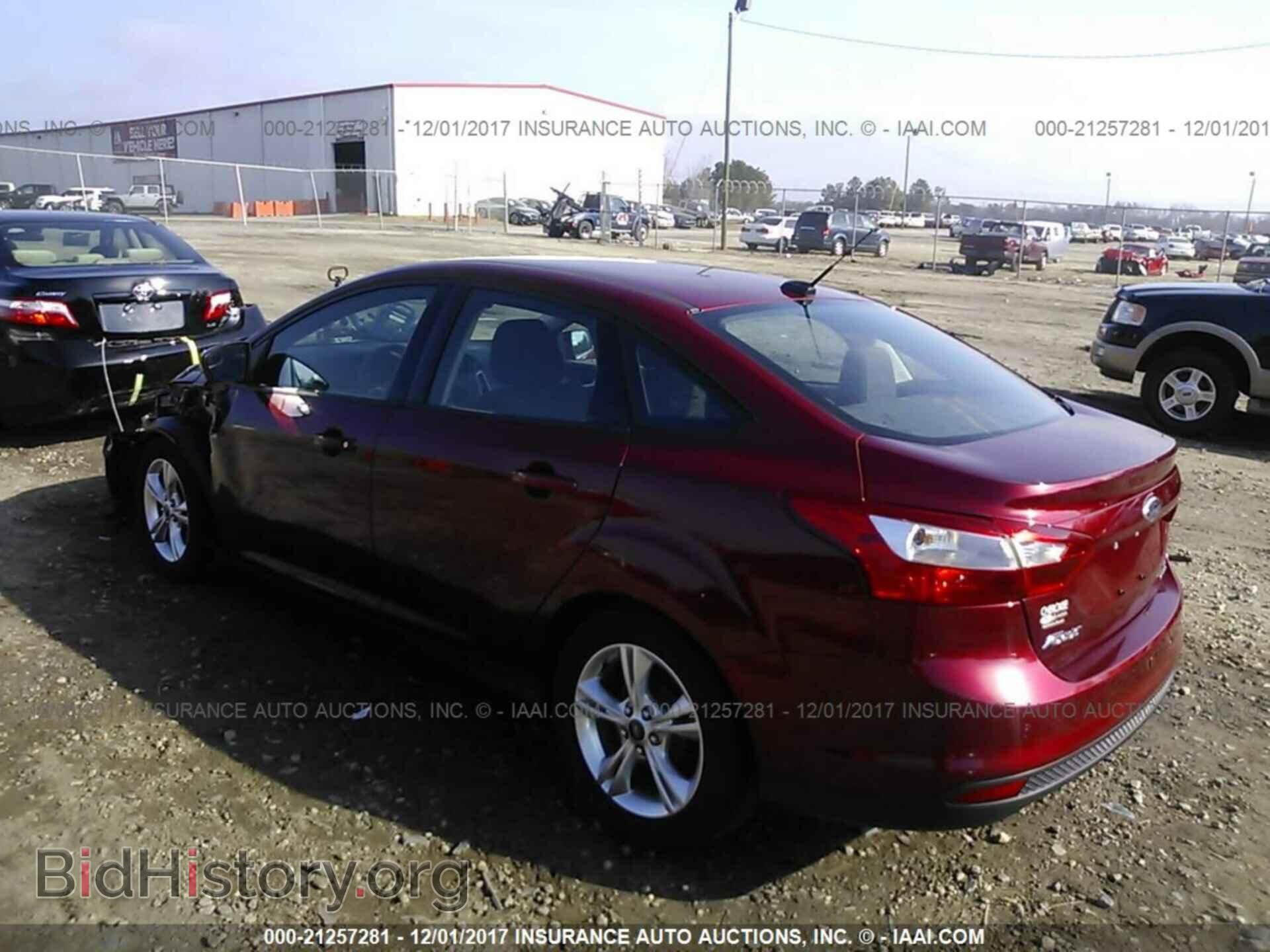 2014 Ford Focus - VIN: 1FADP3F25EL159681 - Photo 3