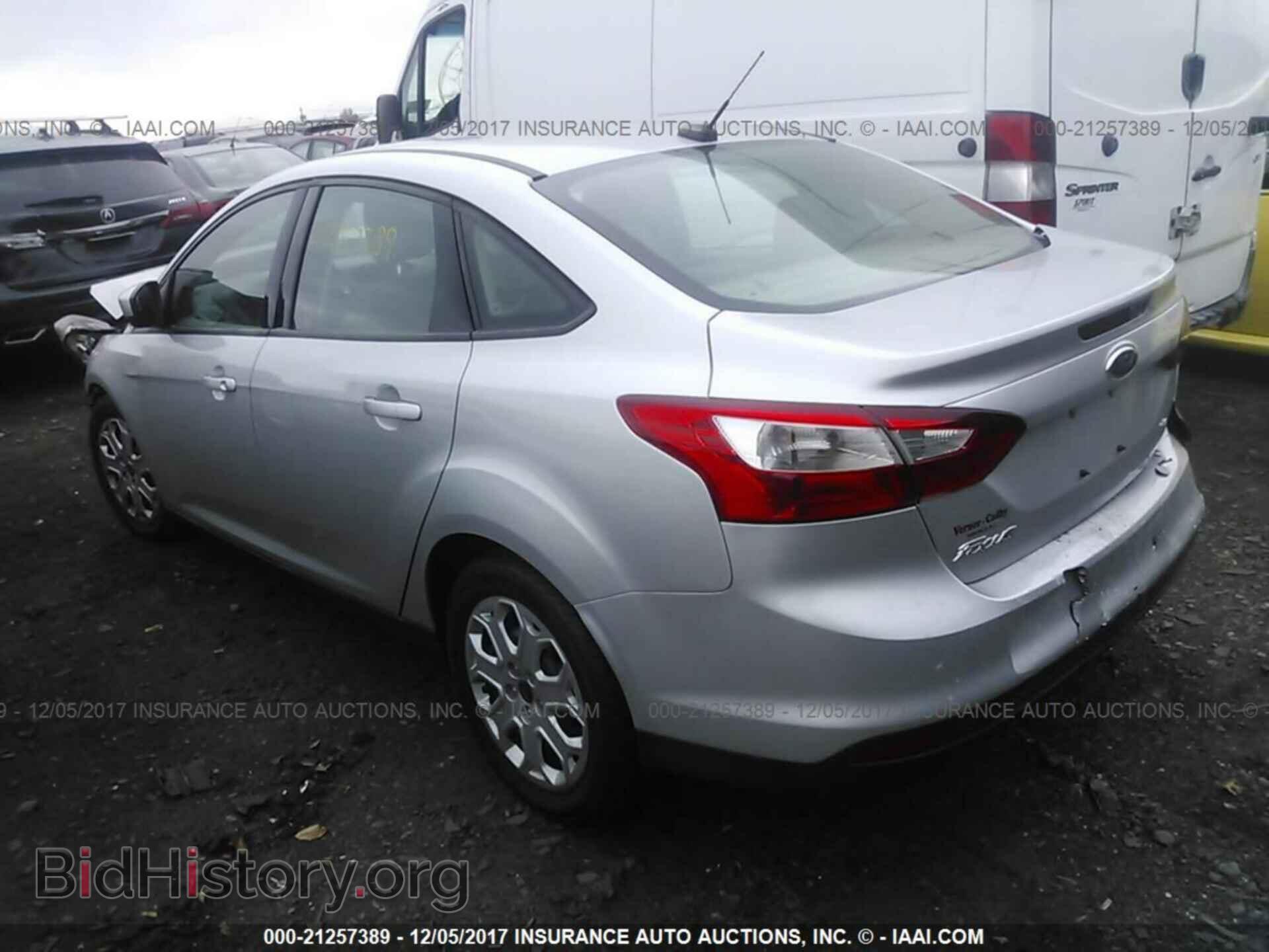 2012 Ford Focus - VIN: 1FAHP3F23CL306675 - Photo 3