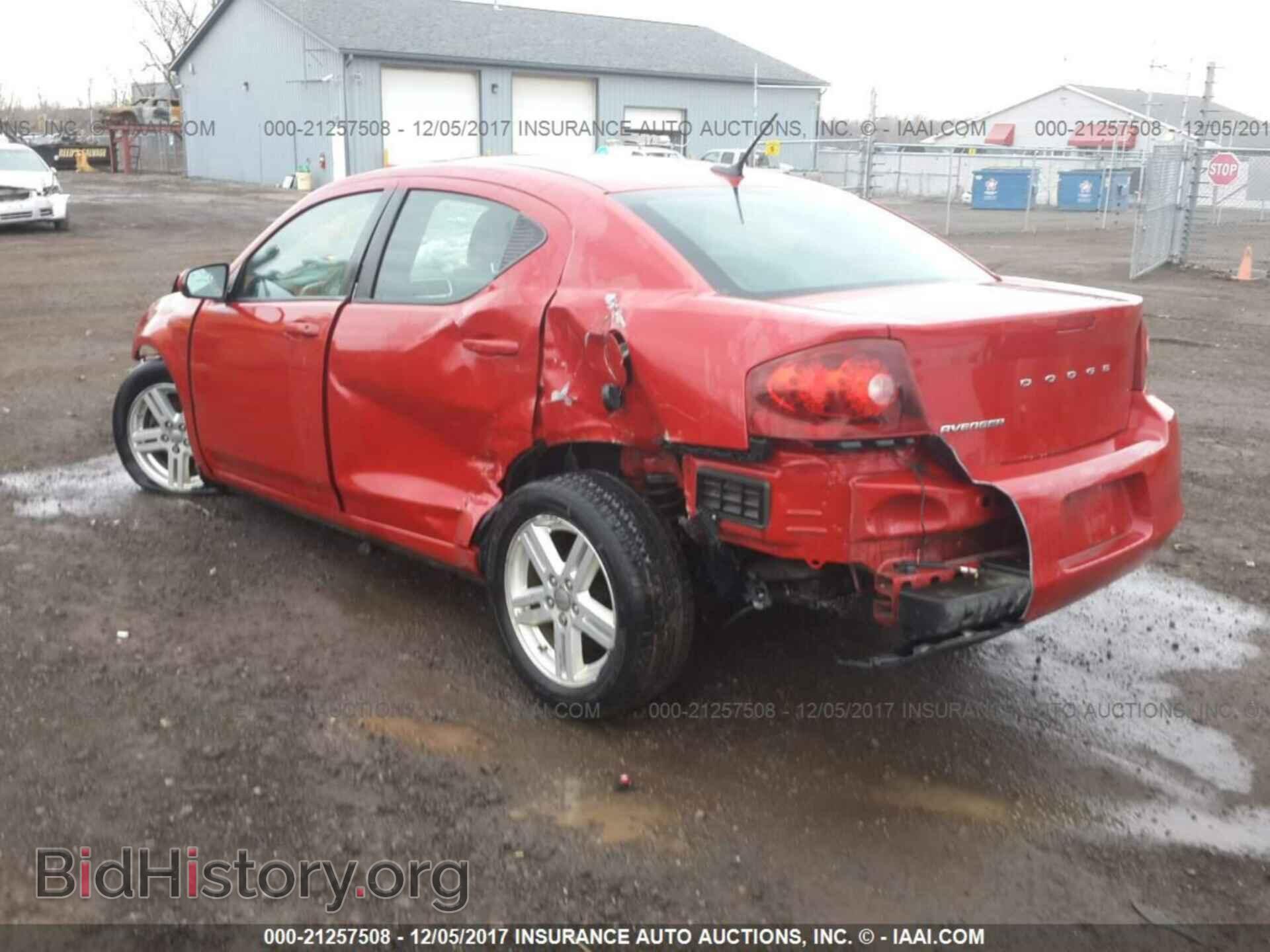 2011 Dodge Avenger - VIN: 1B3BD1FB4BN574104 - Photo 3