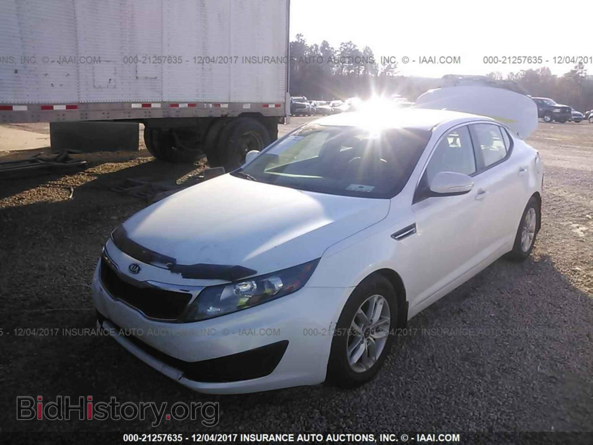 2011 Kia Optima - VIN: KNAGM4A74B5136284 - Фото 2