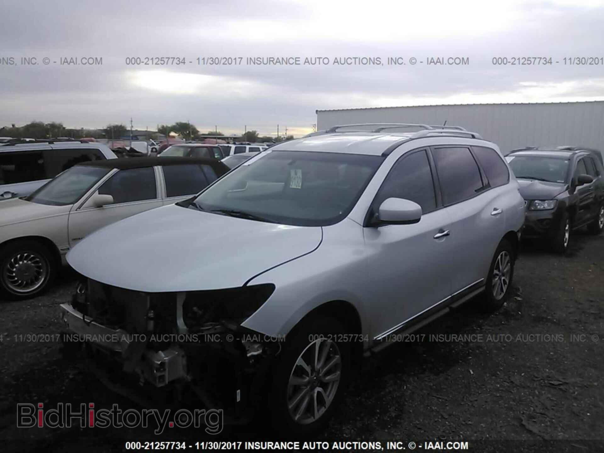 2013 Nissan Pathfinder - VIN: 5N1AR2MN2DC617413 - Photo 2