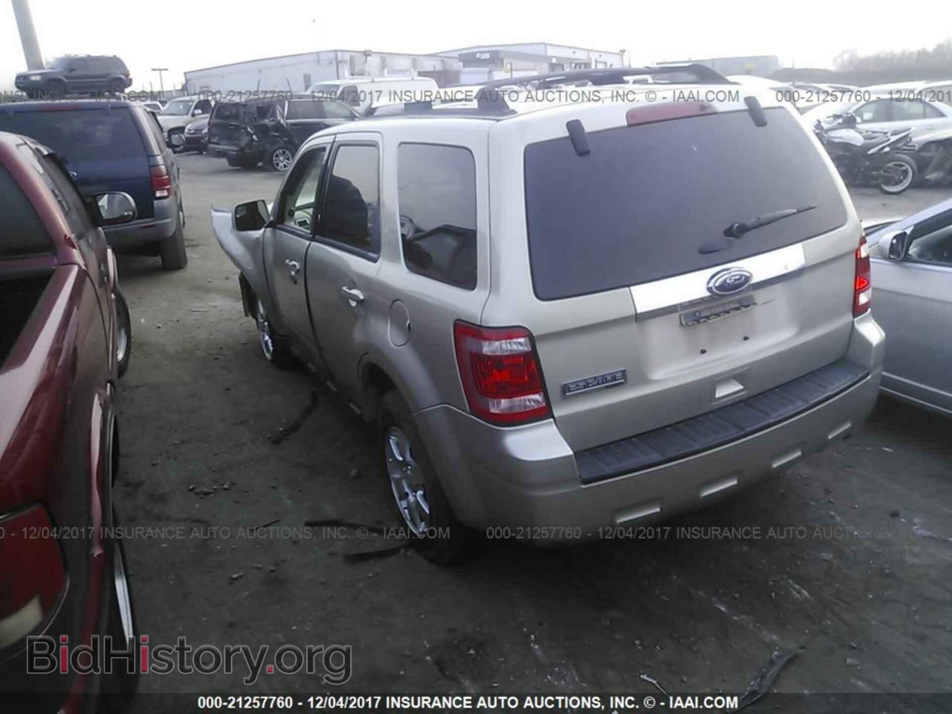 2011 Ford Escape - VIN: 1FMCU0E72BKC24753 - Фото 3