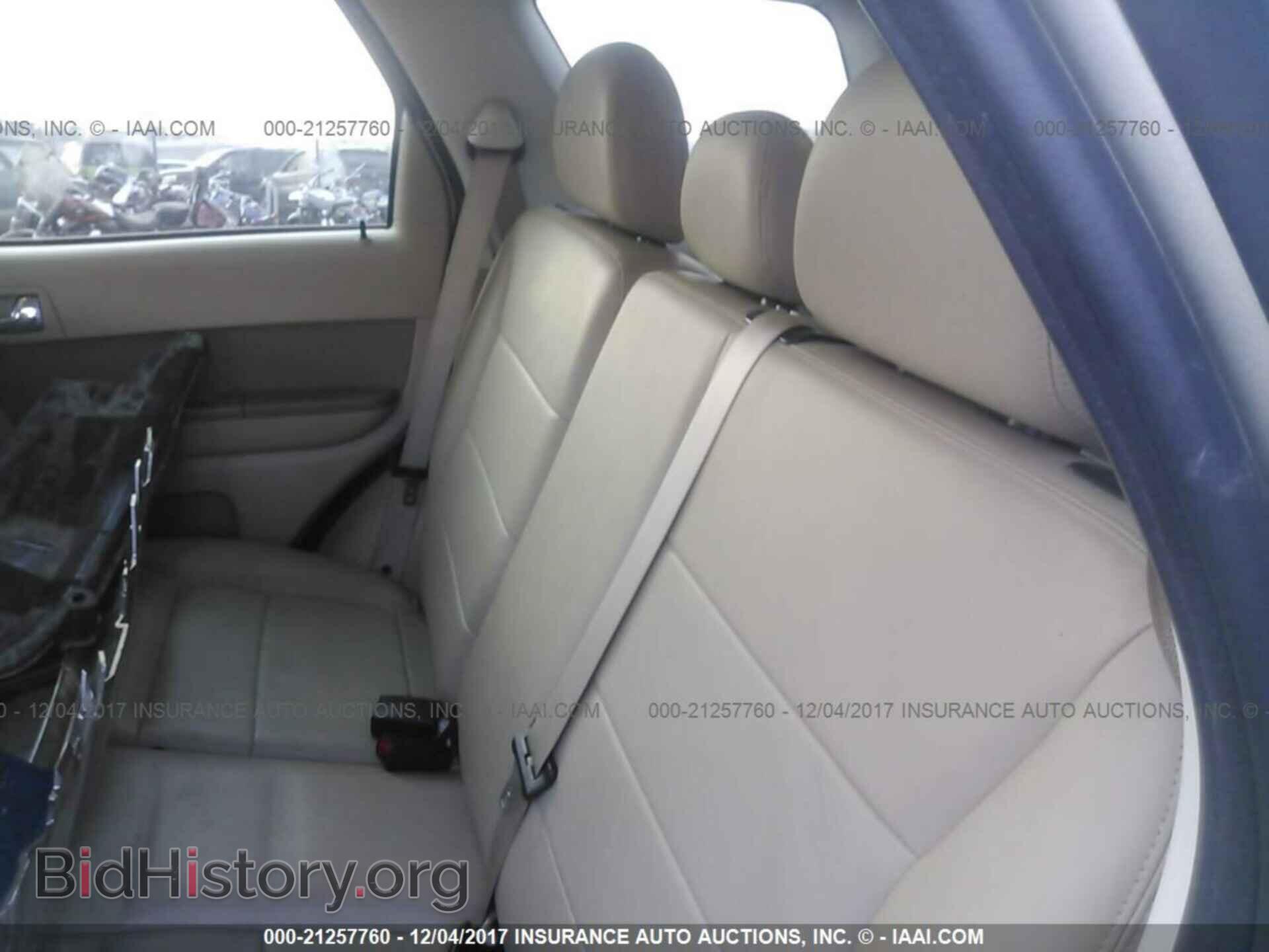 2011 Ford Escape - VIN: 1FMCU0E72BKC24753 - Фото 8