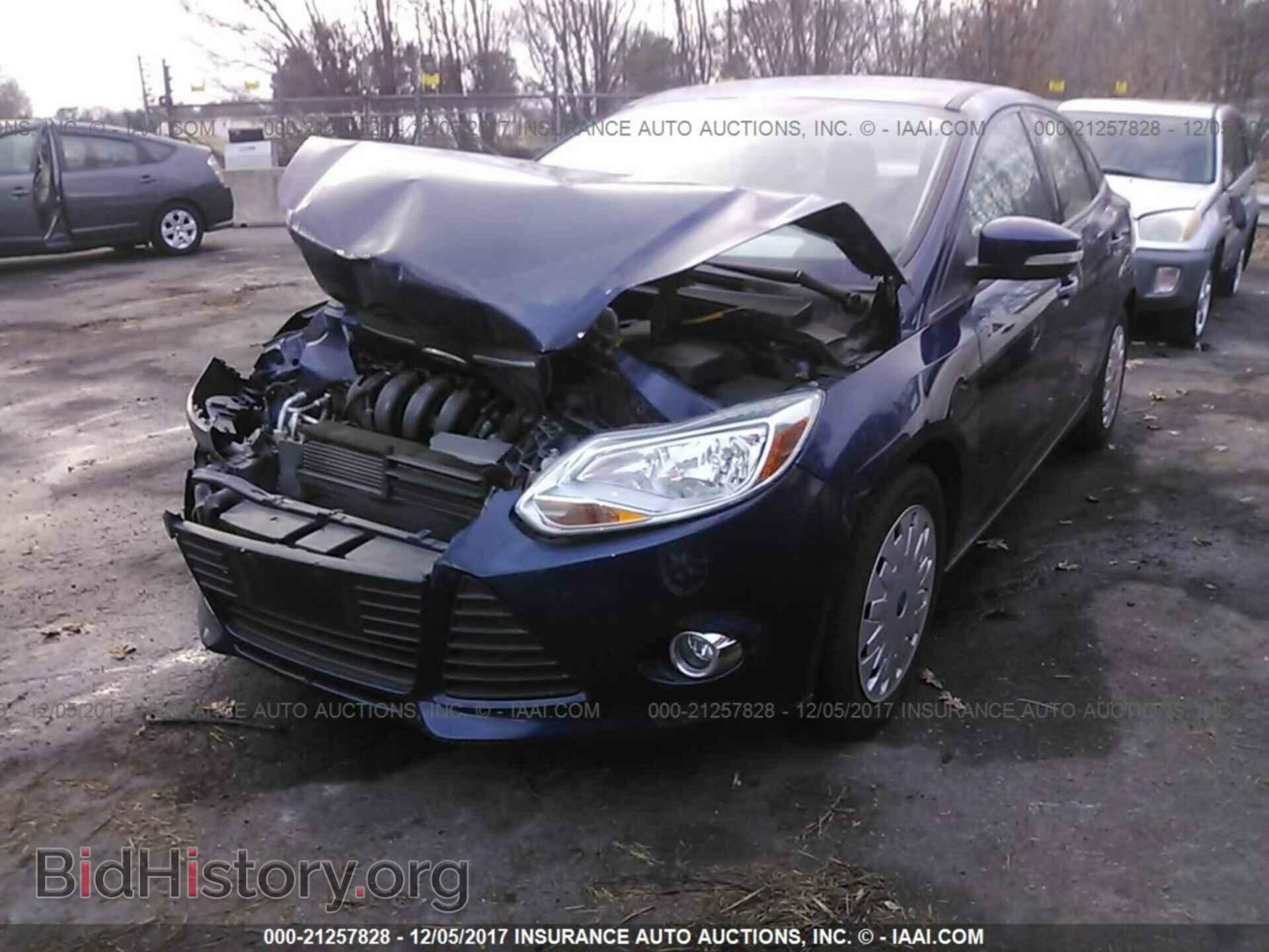 2012 Ford Focus - VIN: 1FAHP3F27CL126664 - Фото 2
