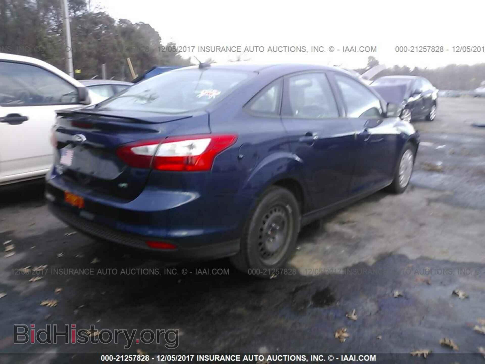 2012 Ford Focus - VIN: 1FAHP3F27CL126664 - Фото 4