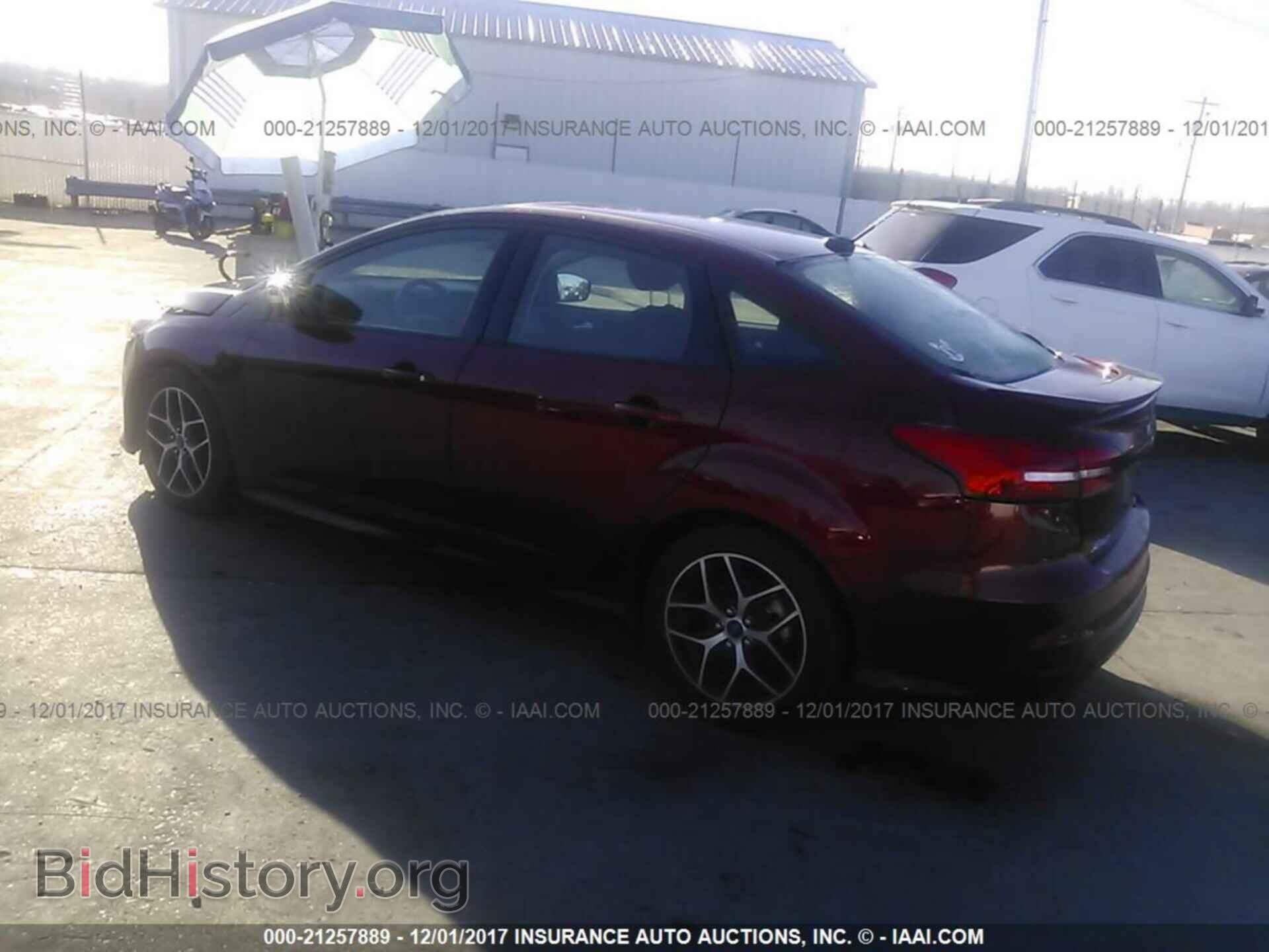 2015 Ford Focus - VIN: 1FADP3F22FL286910 - Photo 3