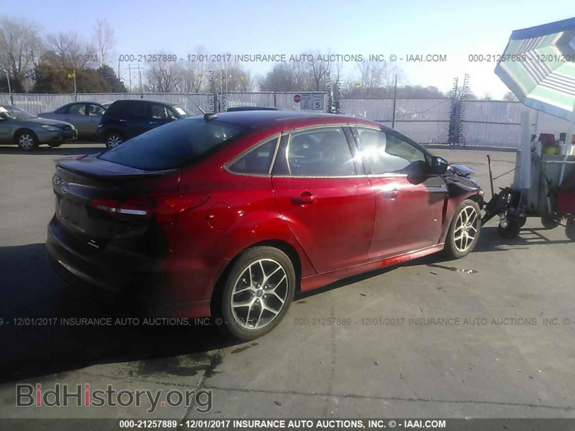 2015 Ford Focus - VIN: 1FADP3F22FL286910 - Photo 4