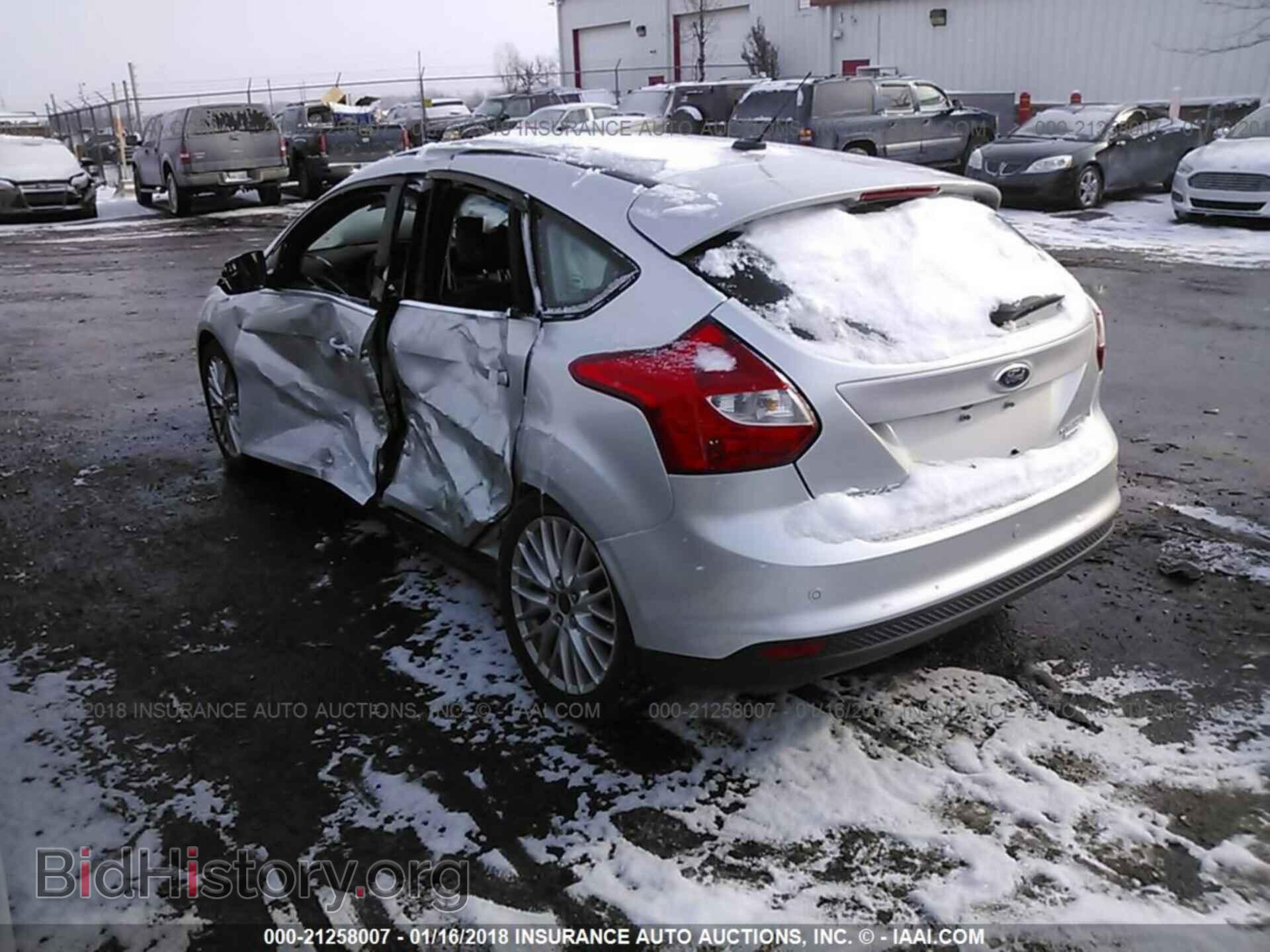 2014 Ford Focus - VIN: 1FADP3N21EL383662 - Photo 3