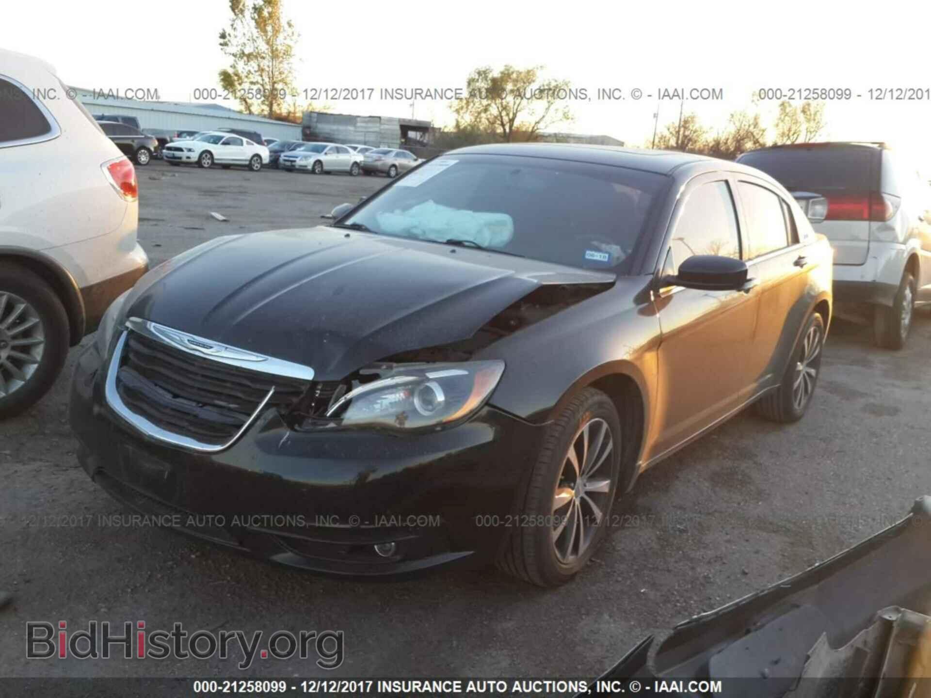 2013 Chrysler 200 - VIN: 1C3CCBCG6DN687121 - Photo 2