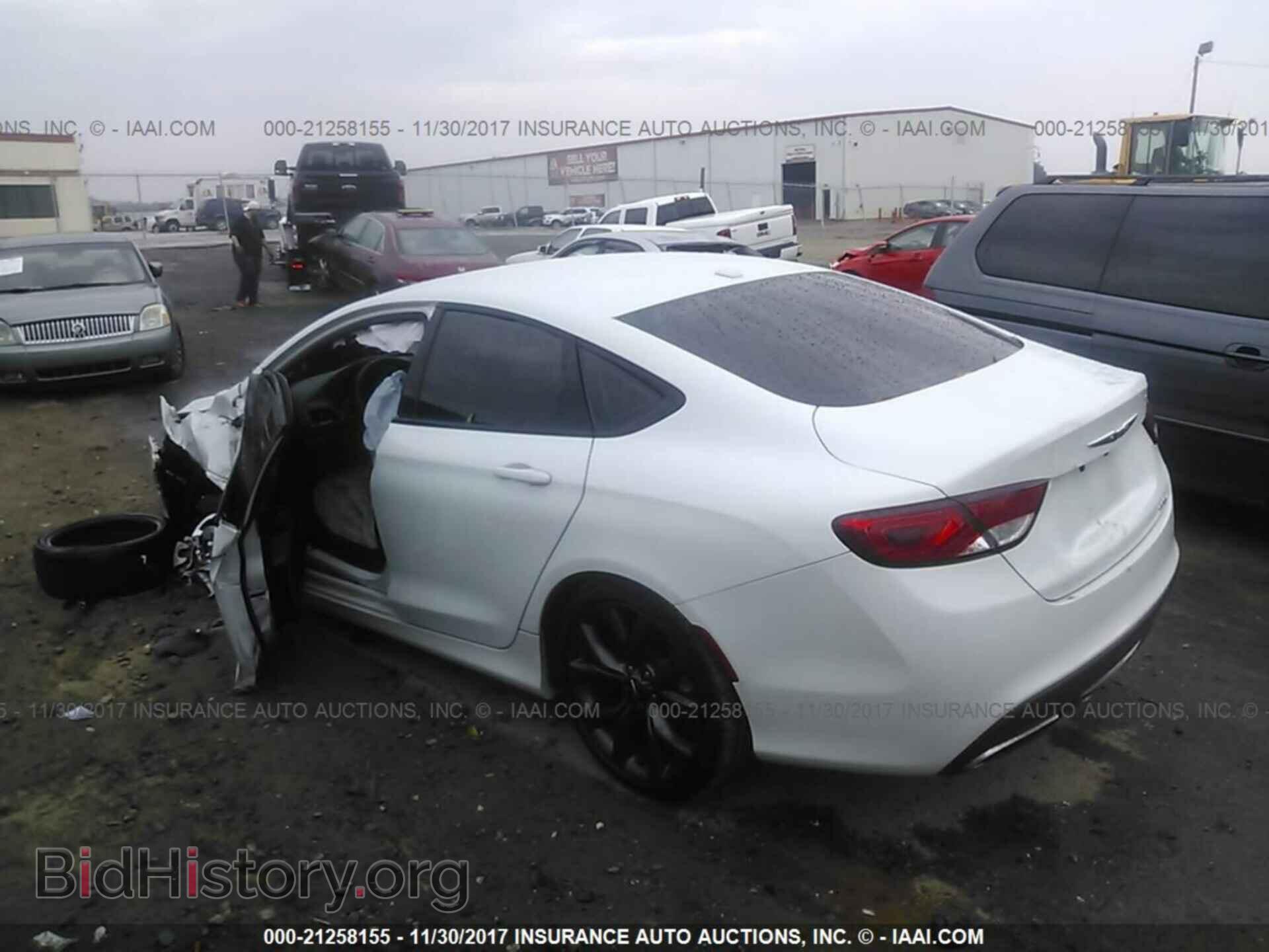 2015 Chrysler 200 - VIN: 1C3CCCBB3FN573141 - Фото 3