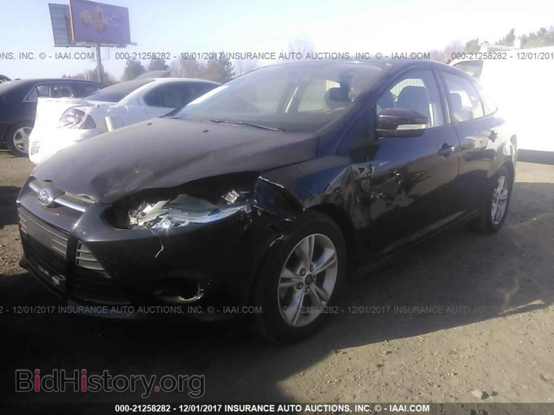 2014 Ford Focus - VIN: 1FADP3F25EL421599 - Photo 2