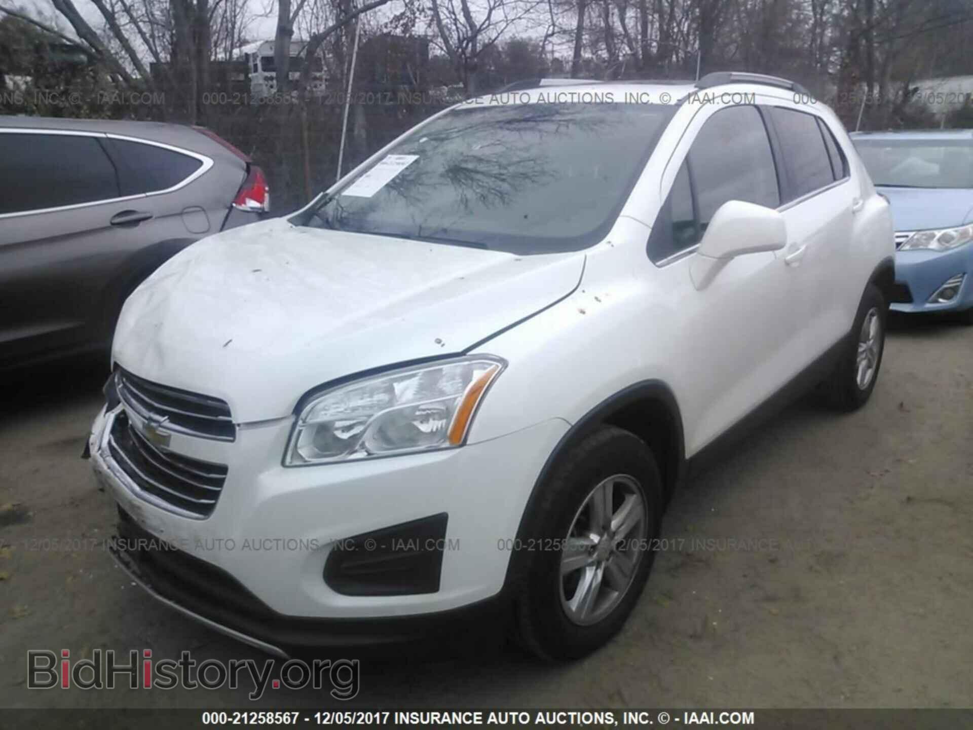 2016 Chevrolet Trax - VIN: KL7CJPSB2GB523873 - Фото 2