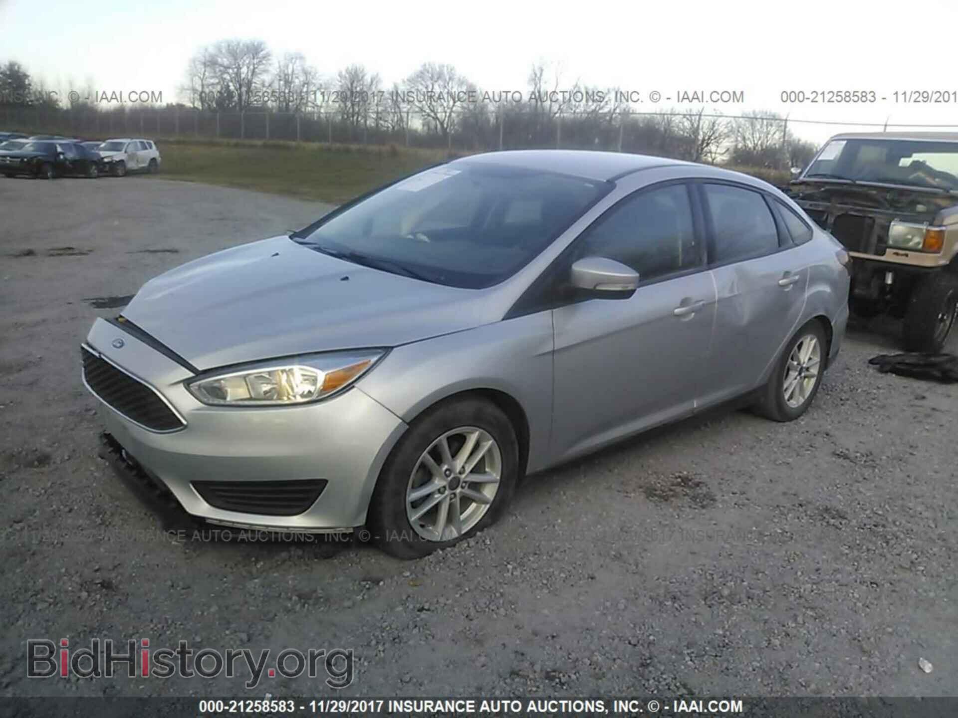 2016 Ford Focus - VIN: 1FADP3F2XGL379577 - Фото 2