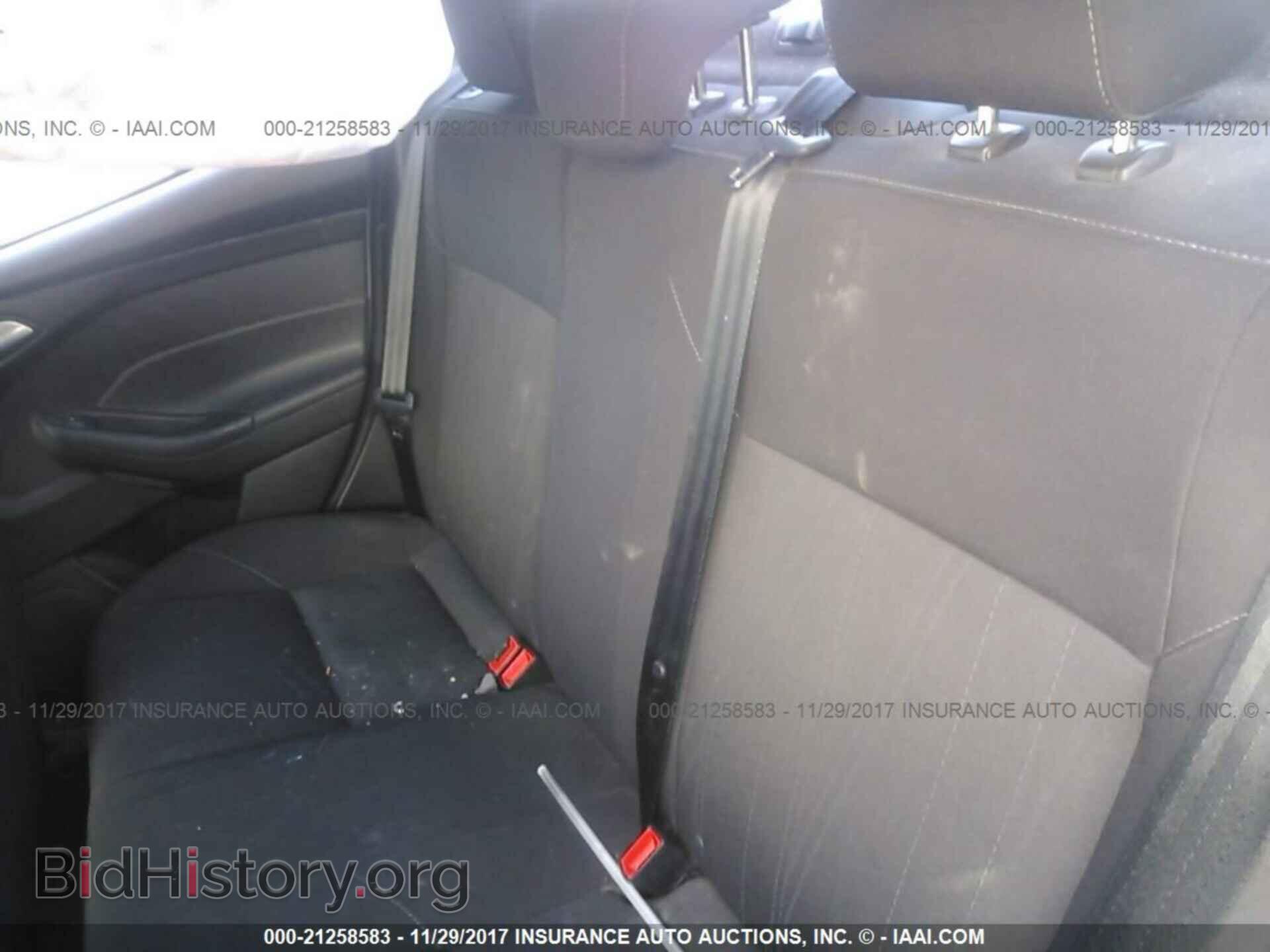 2016 Ford Focus - VIN: 1FADP3F2XGL379577 - Фото 8