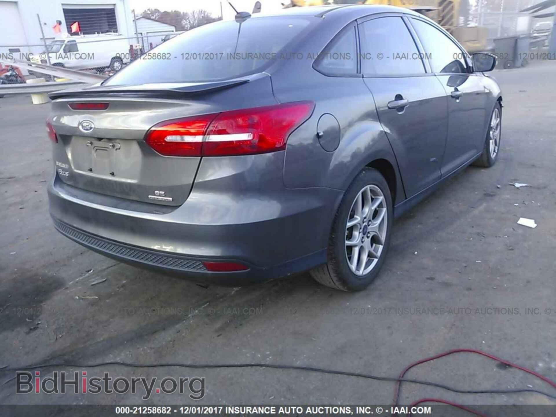2015 Ford Focus - VIN: 1FADP3F25FL291714 - Photo 4