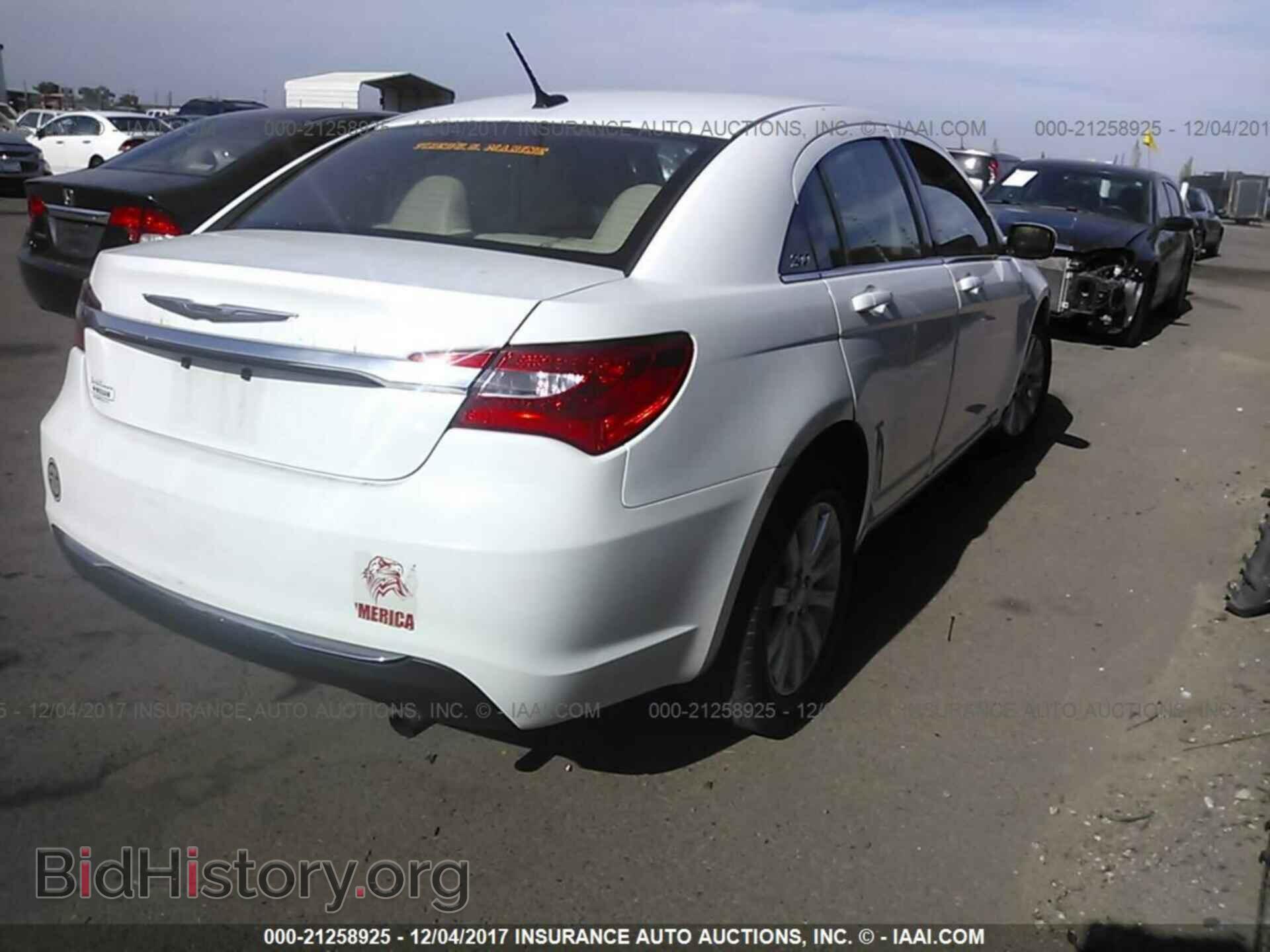 2013 Chrysler 200 - VIN: 1C3CCBBB7DN765699 - Photo 4