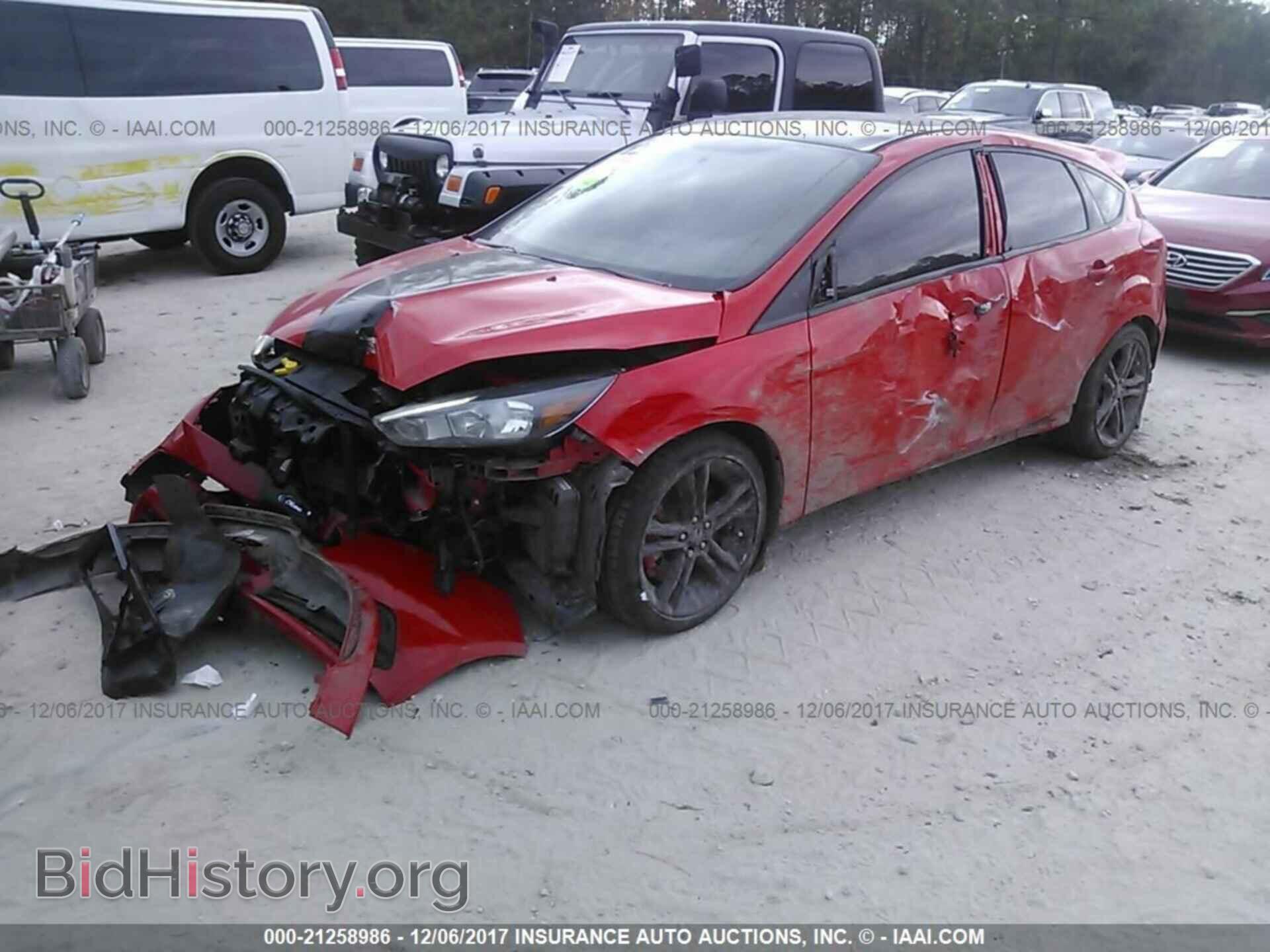 2017 Ford Focus - VIN: 1FADP3L92HL236626 - Фото 2