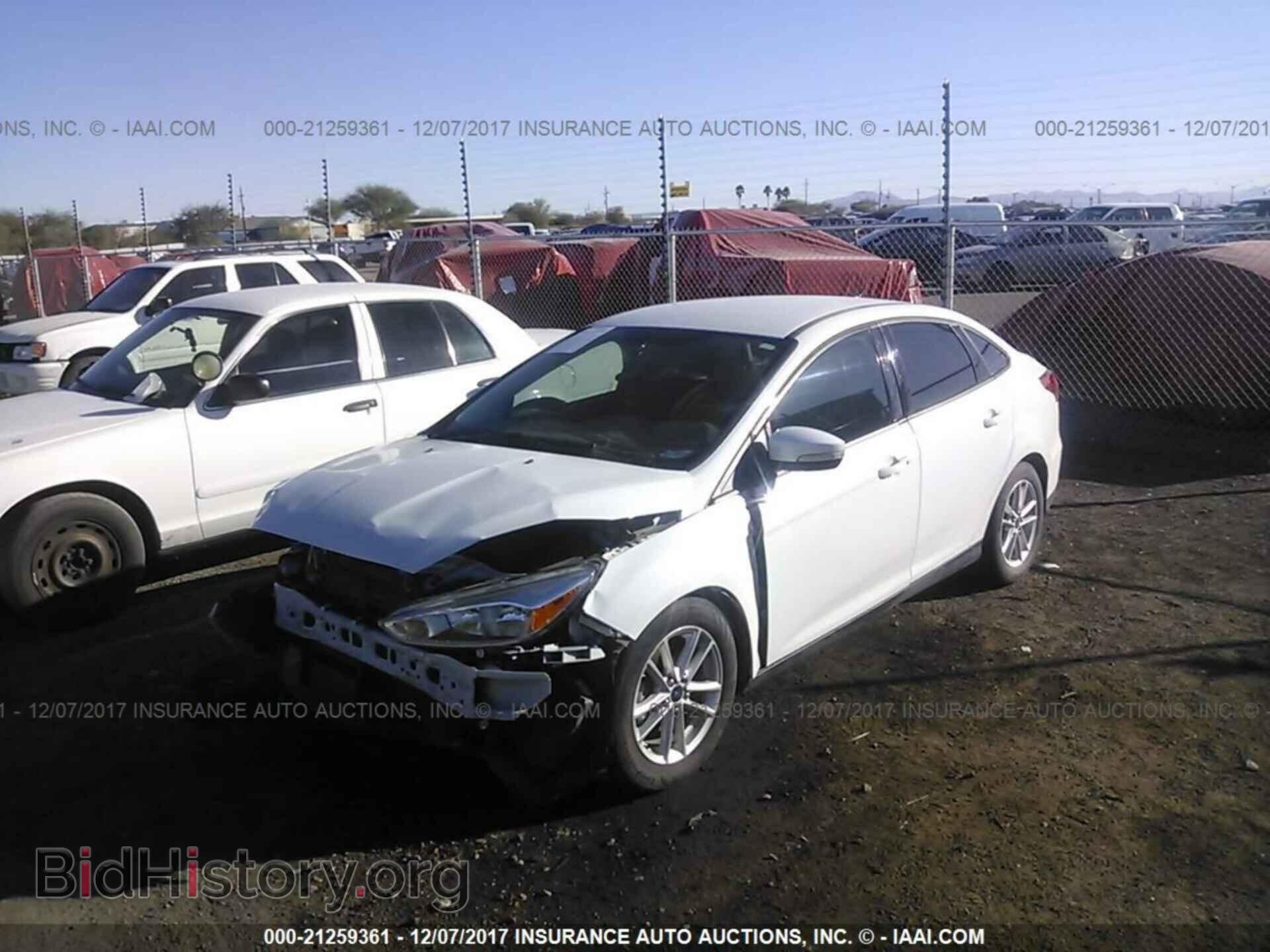 2016 Ford Focus - VIN: 1FADP3F26GL230471 - Photo 2