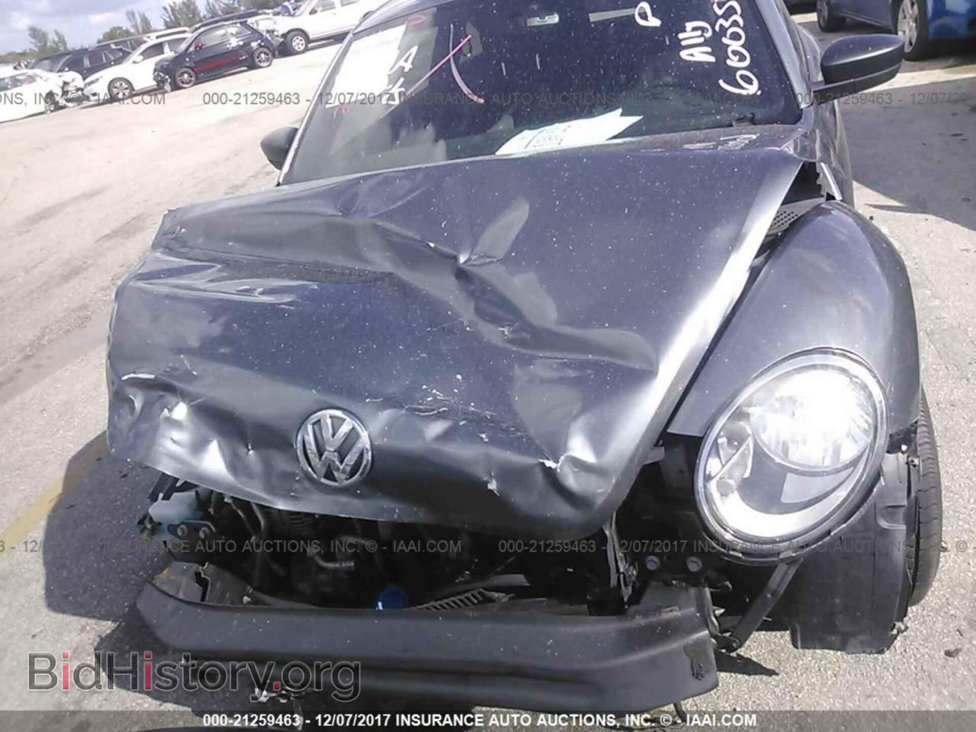 2014 Volkswagen Beetle - VIN: 3VWFP7AT3EM600357 - Фото 6