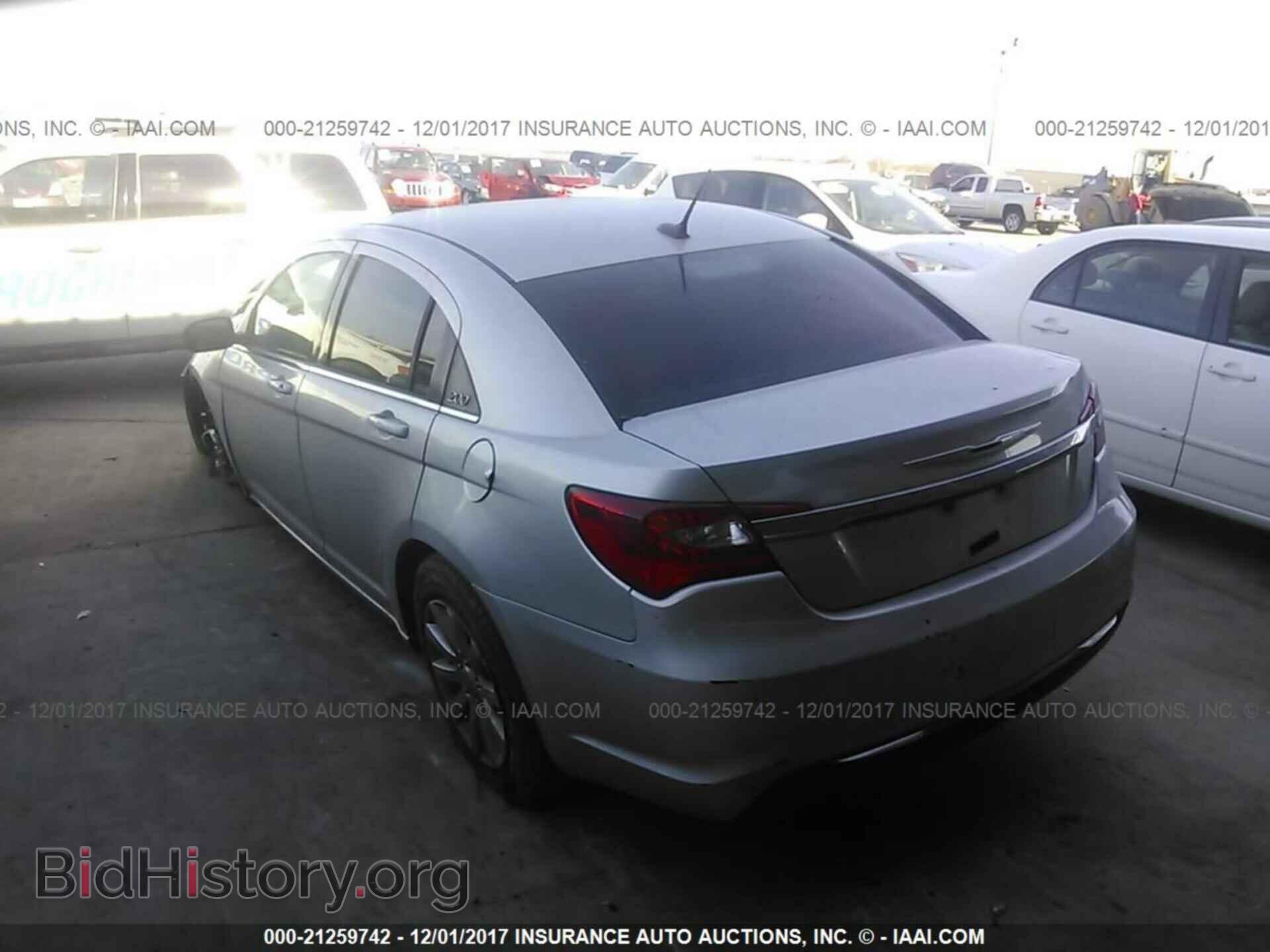 2012 Chrysler 200 - VIN: 1C3CCBBBXCN100603 - Фото 3