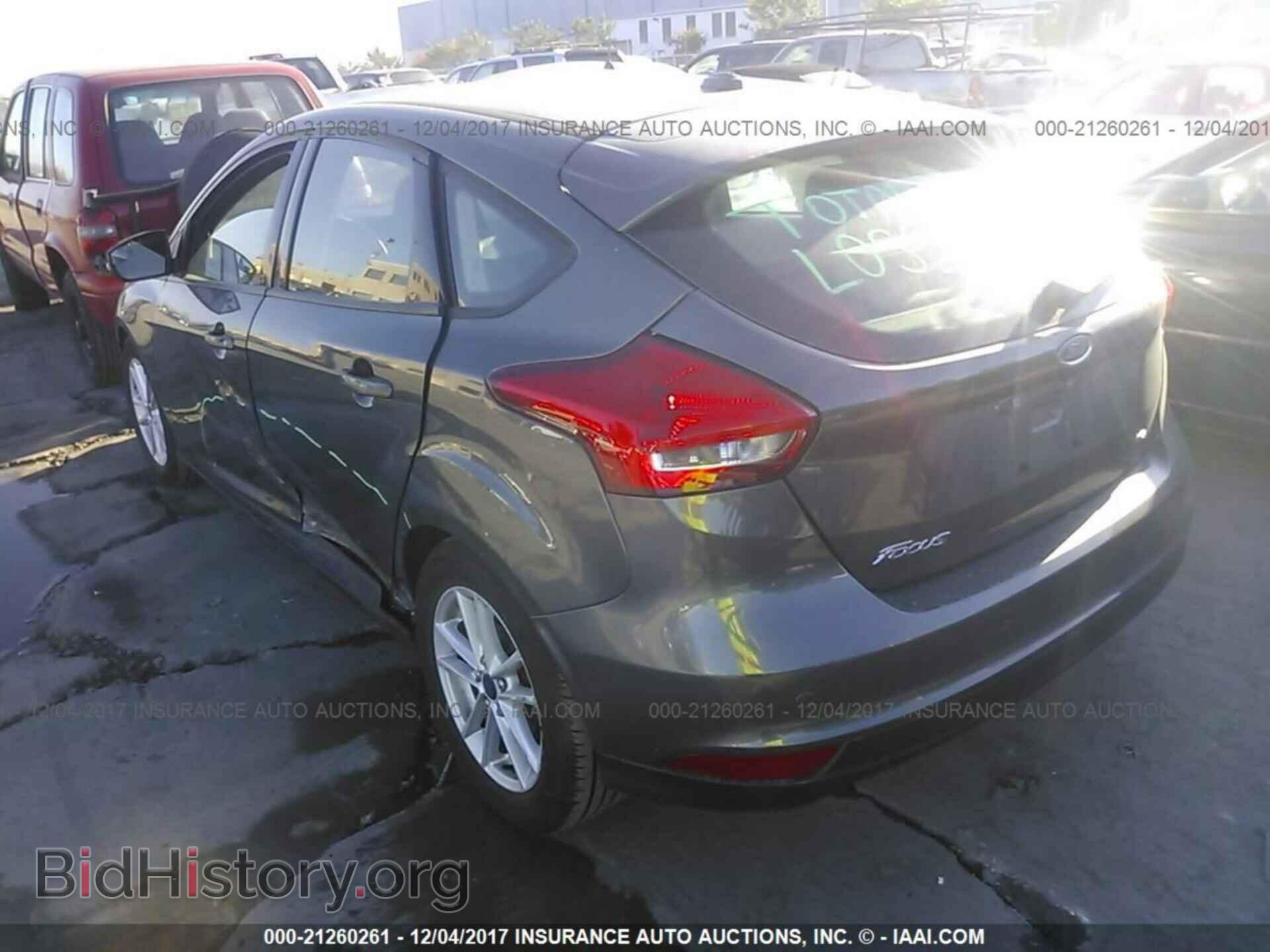 2016 Ford Focus - VIN: 1FADP3K29GL407133 - Фото 3