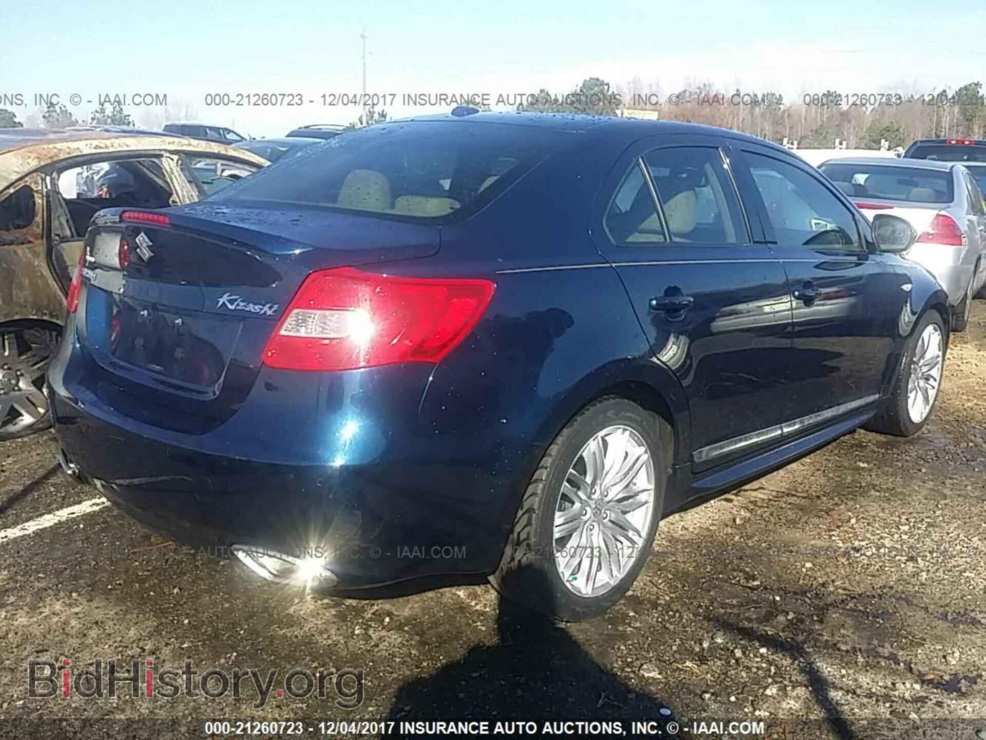 2011 Suzuki Kizashi - VIN: JS2RE9A80B6110585 - Photo 4
