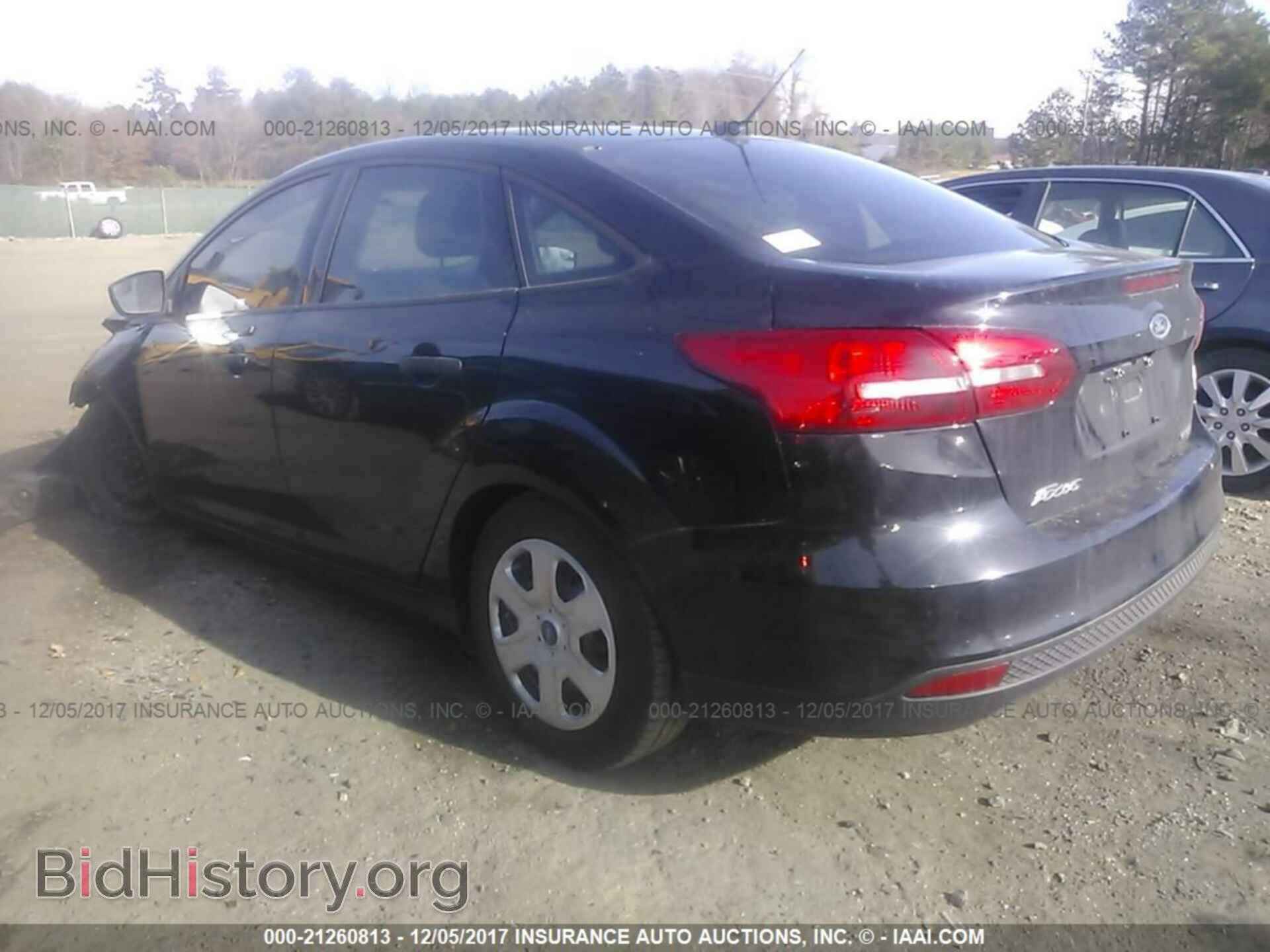 2016 Ford Focus - VIN: 1FADP3E2XGL219426 - Photo 3