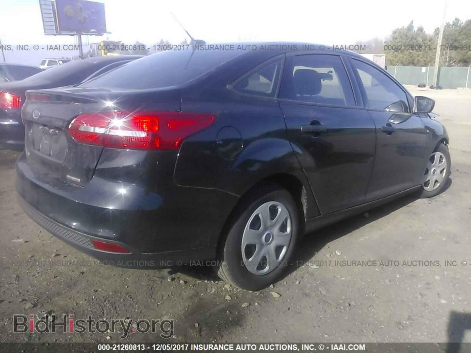 2016 Ford Focus - VIN: 1FADP3E2XGL219426 - Photo 4