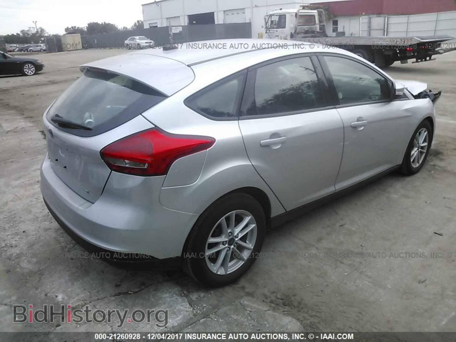 2017 Ford Focus - VIN: 1FADP3K2XHL280104 - Photo 4