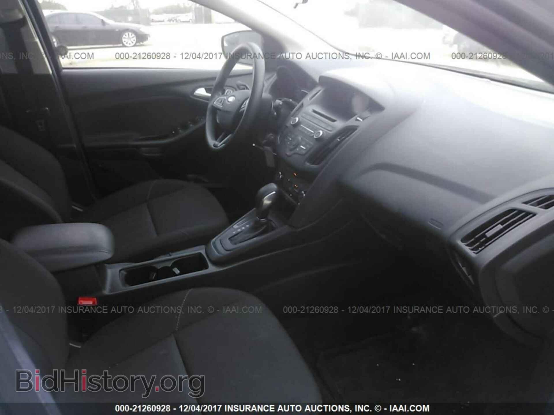 2017 Ford Focus - VIN: 1FADP3K2XHL280104 - Photo 5