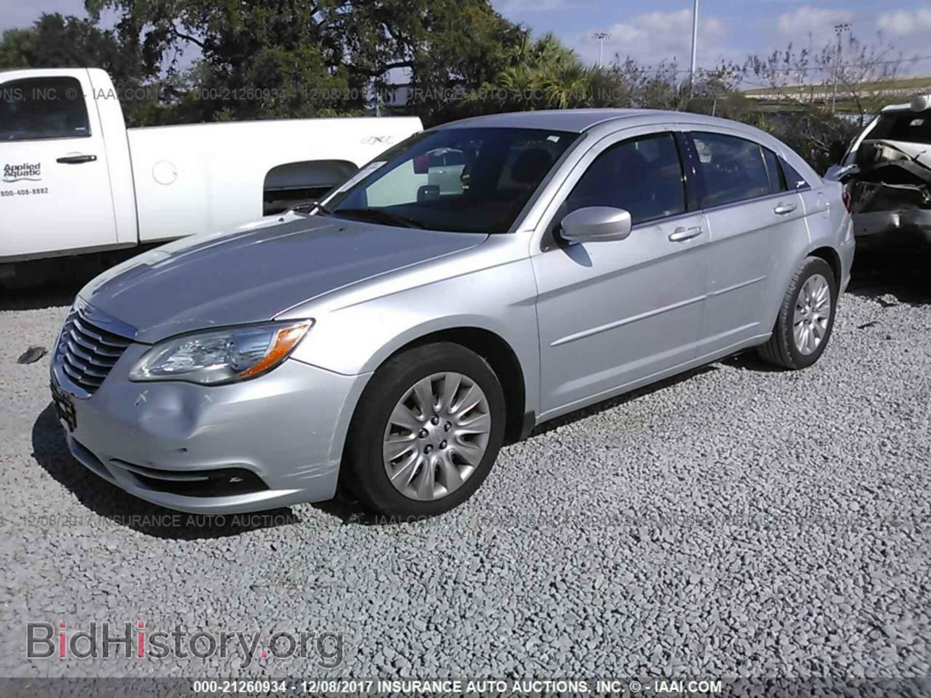 2012 Chrysler 200 - VIN: 1C3CCBAB0CN272981 - Photo 2