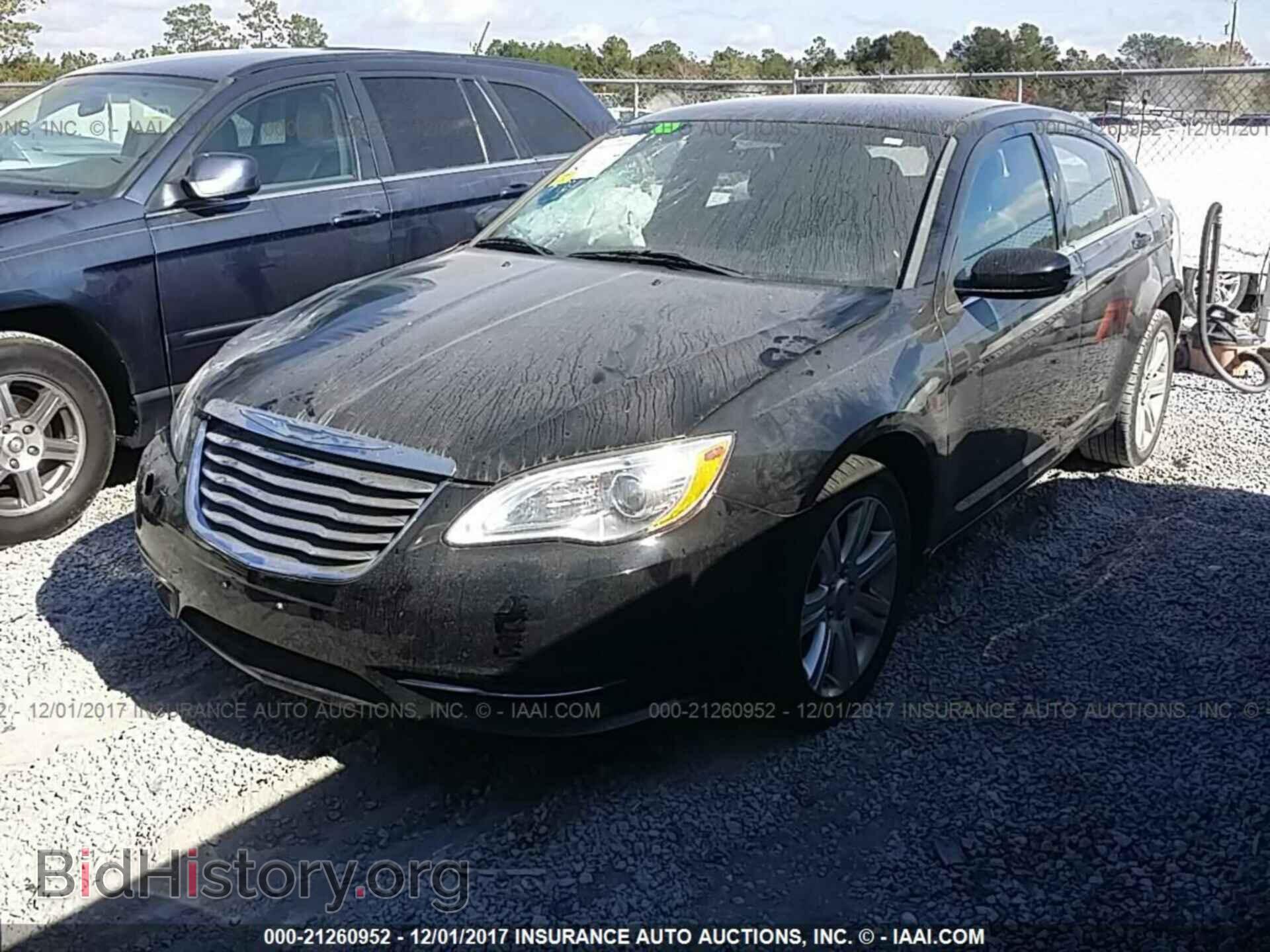 2011 Chrysler 200 - VIN: 1C3BC1FB9BN612691 - Photo 2