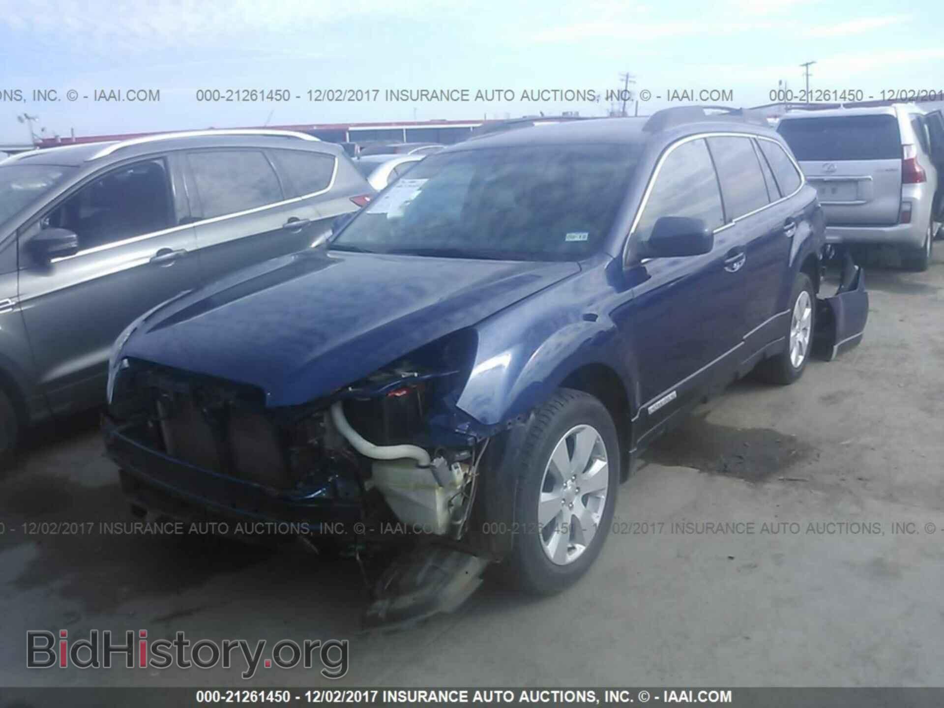 2011 Subaru Outback - VIN: 4S4BRBCC1B3399661 - Фото 2