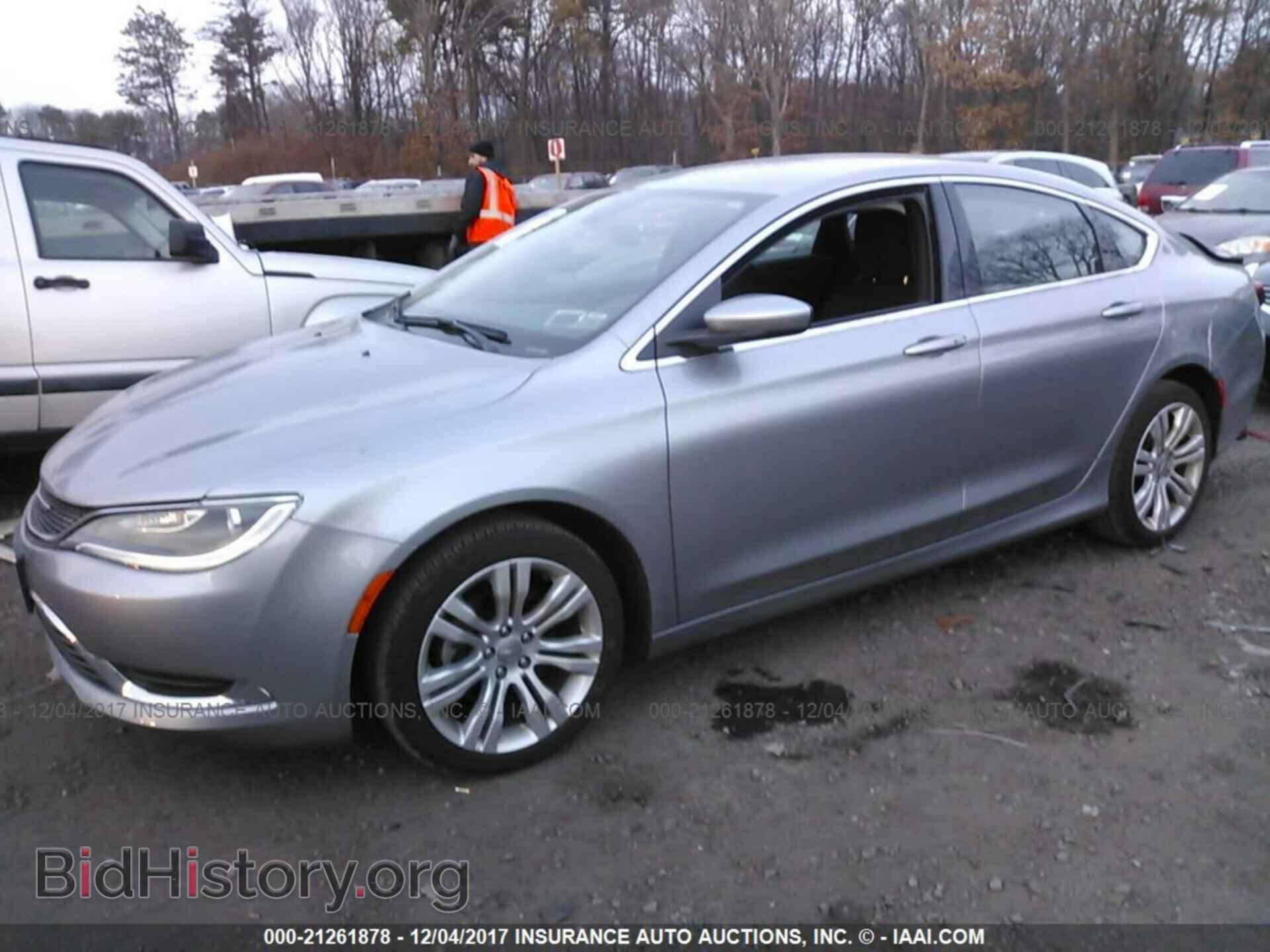 2015 Chrysler 200 - VIN: 1C3CCCAB8FN537897 - Photo 2
