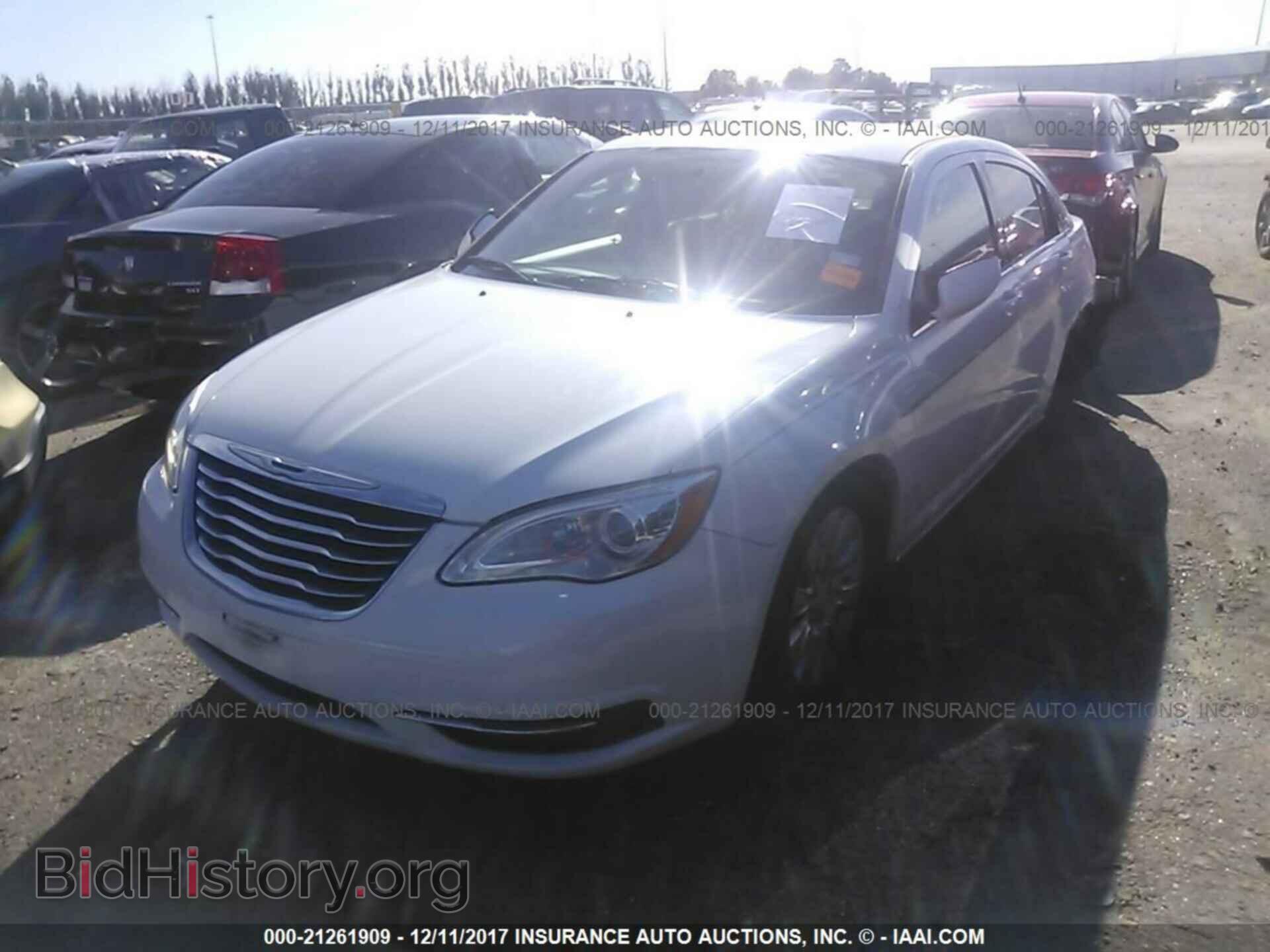 2013 Chrysler 200 - VIN: 1C3CCBAG5DN727921 - Photo 2