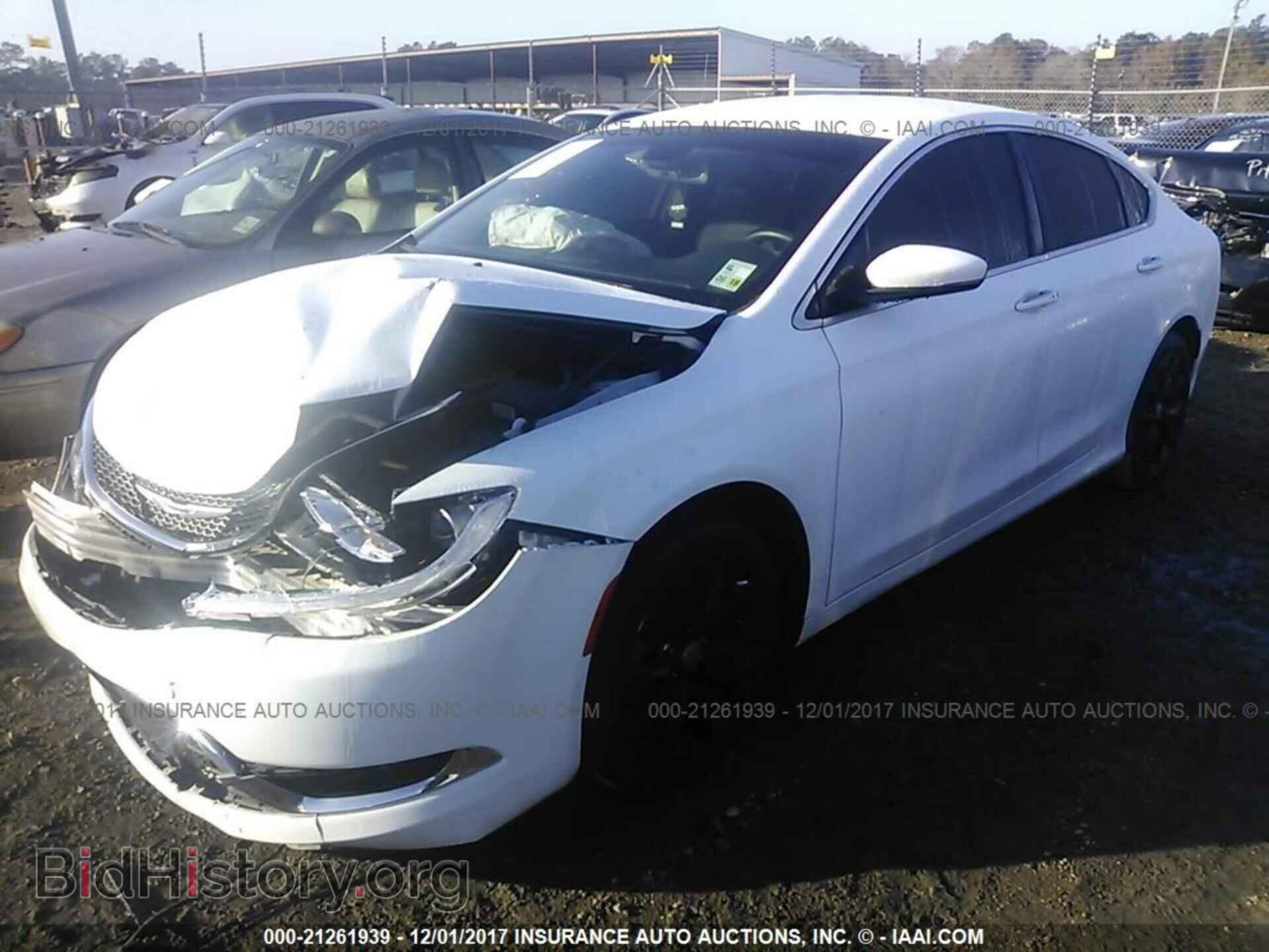 2015 Chrysler 200 - VIN: 1C3CCCCB9FN544824 - Photo 2