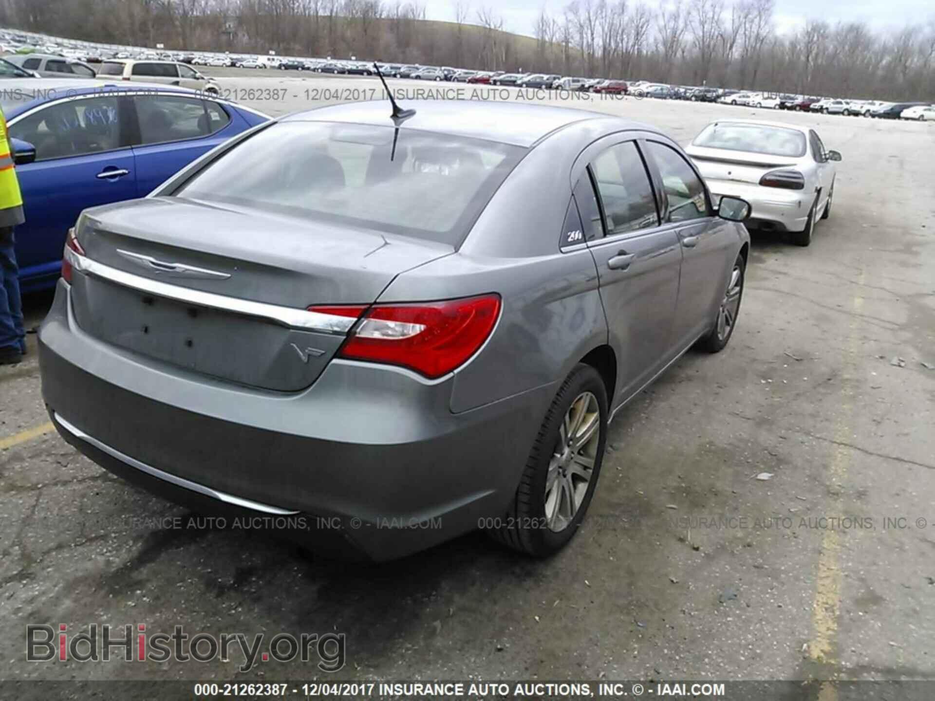 2011 Chrysler 200 - VIN: 1C3BC1FB4BN623873 - Photo 4
