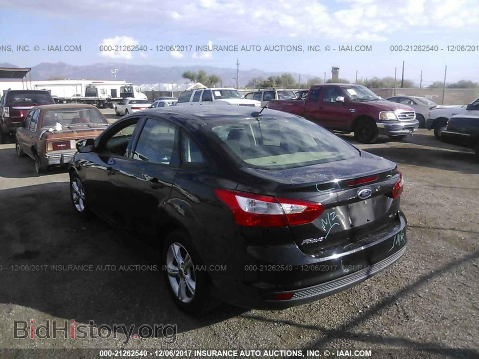 2013 Ford Focus - VIN: 1FADP3F22DL178557 - Photo 3