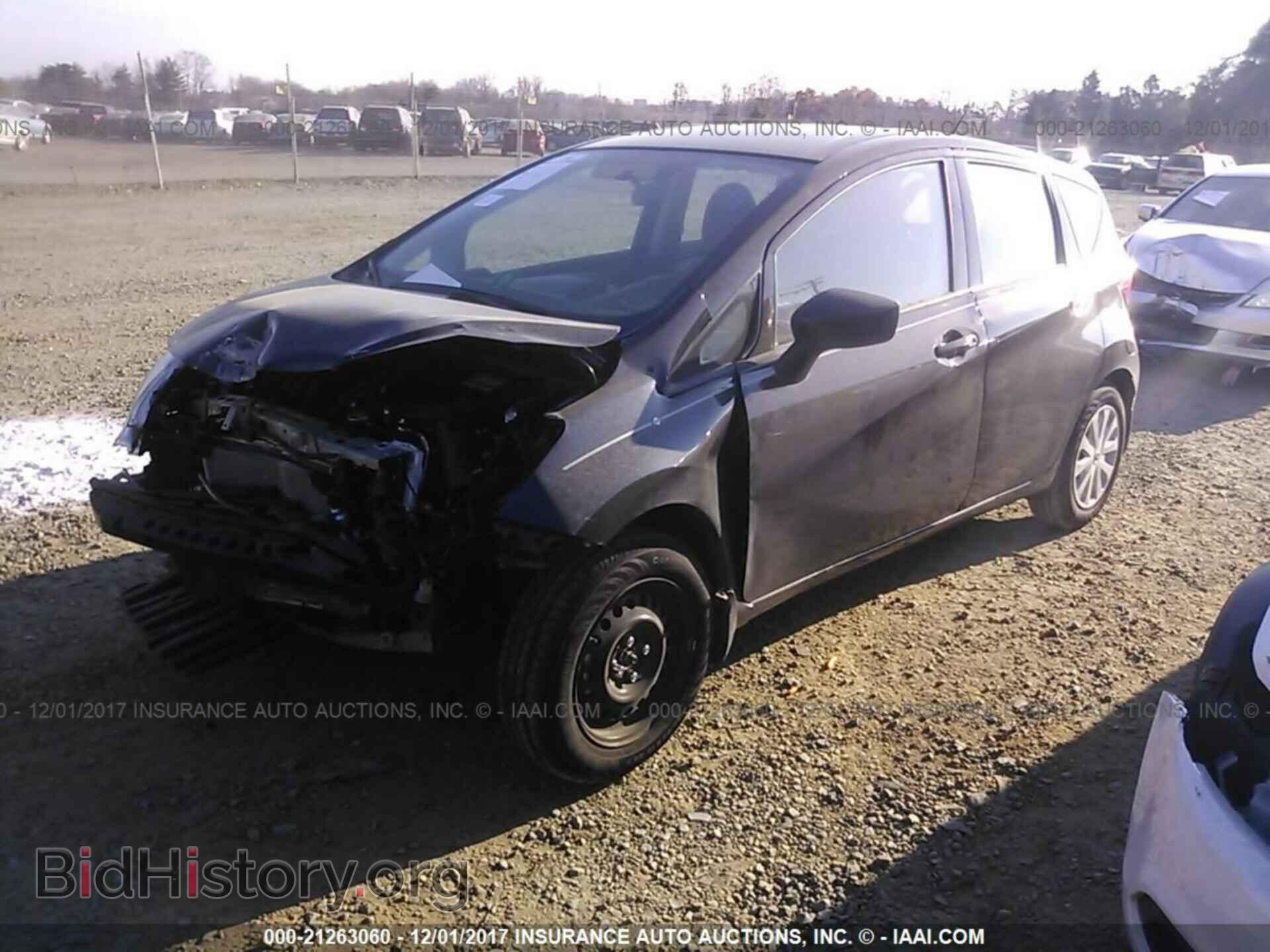 2016 Nissan Versa note - VIN: 3N1CE2CP9GL394293 - Фото 2
