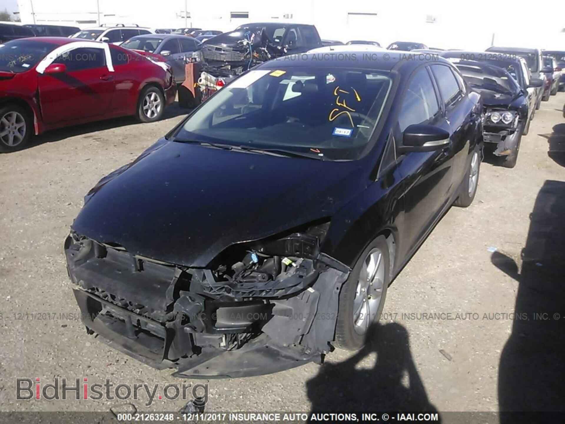 2014 Ford Focus - VIN: 1FADP3F25EL198111 - Photo 2